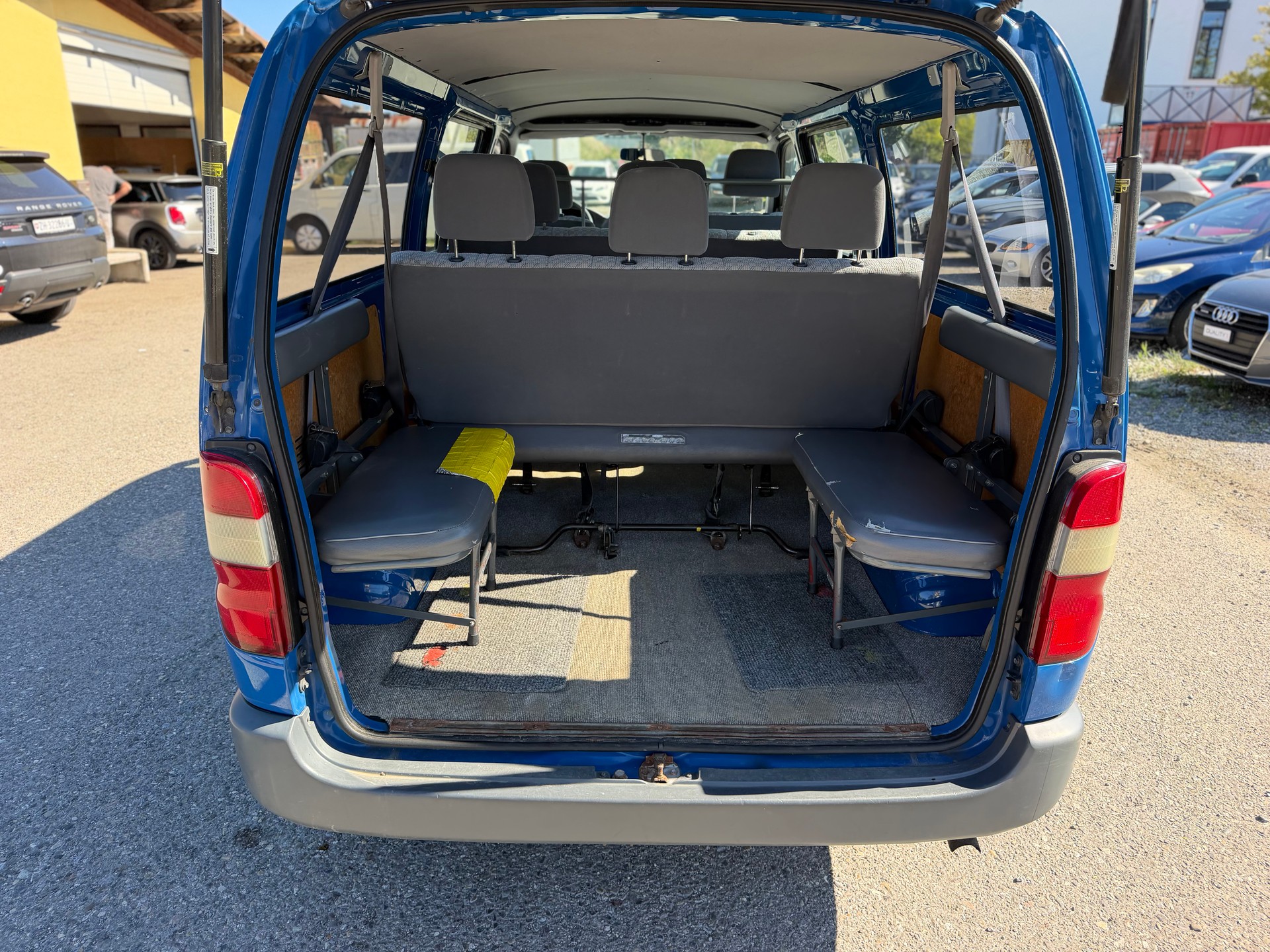 TOYOTA Hiace D-4D LWB 4WD Kombi-image-8