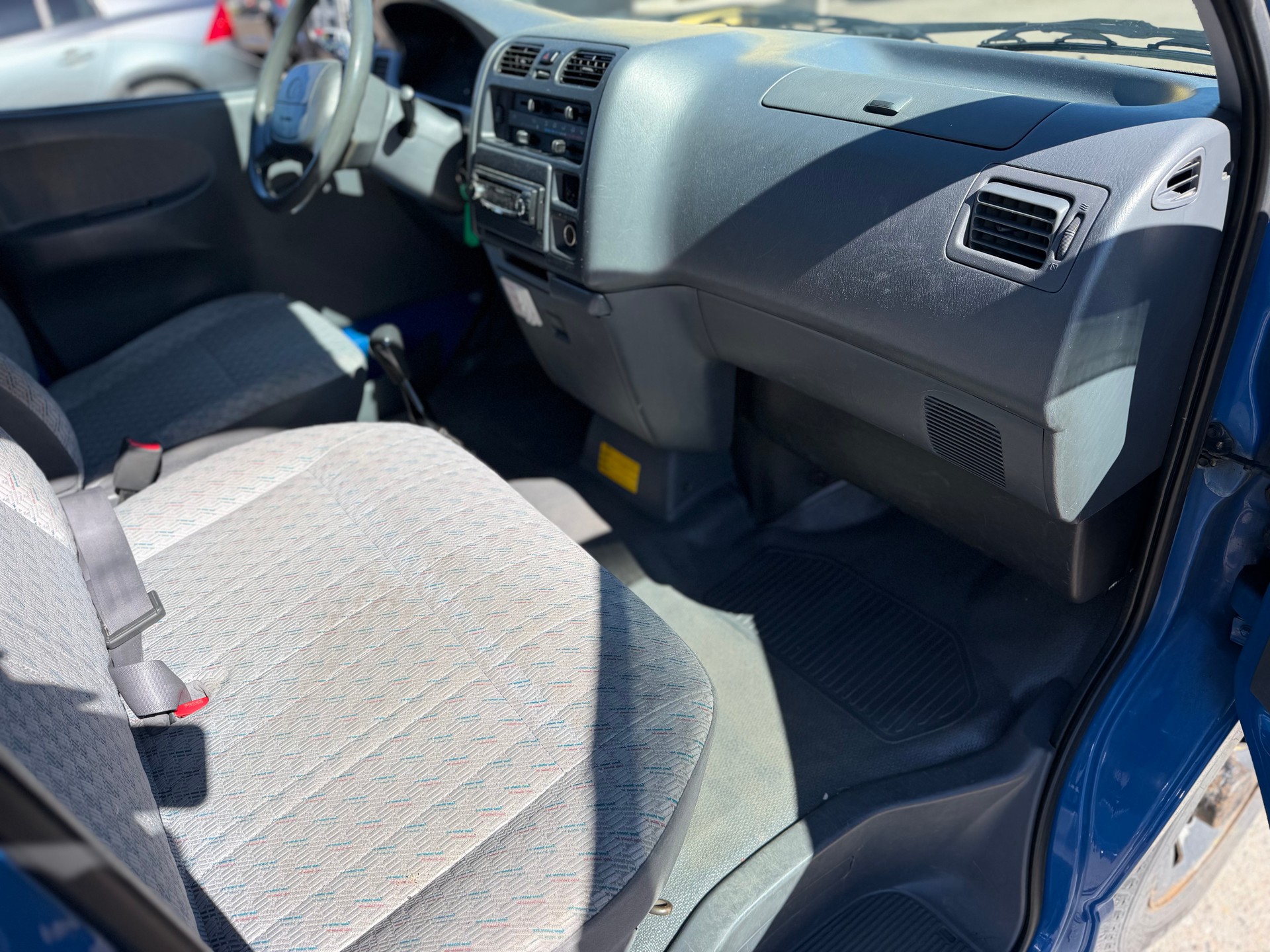 TOYOTA Hiace D-4D LWB 4WD Kombi-image-11