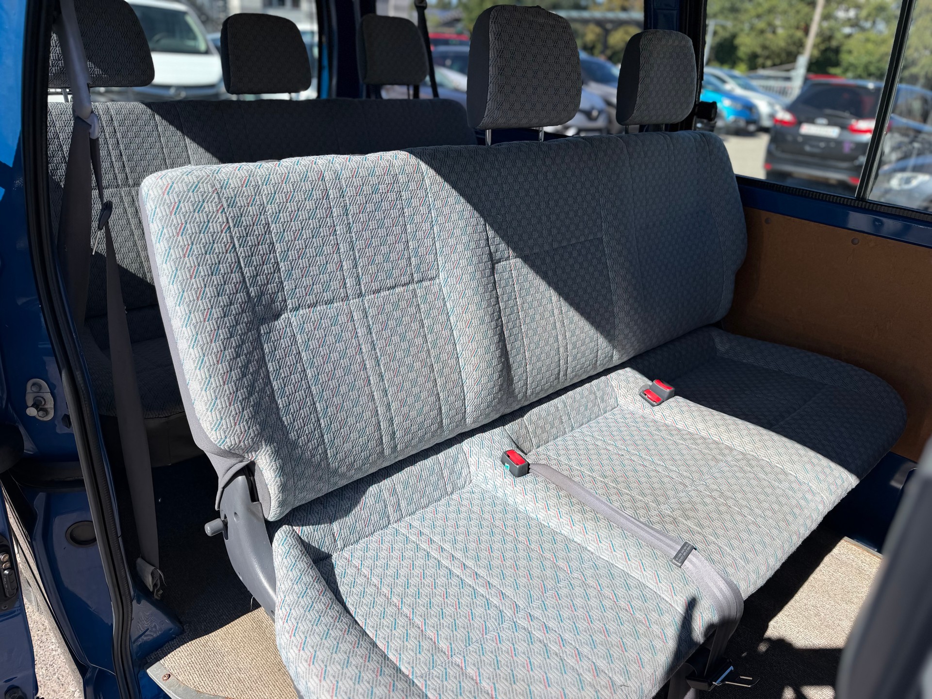 TOYOTA Hiace D-4D LWB 4WD Kombi-image-9