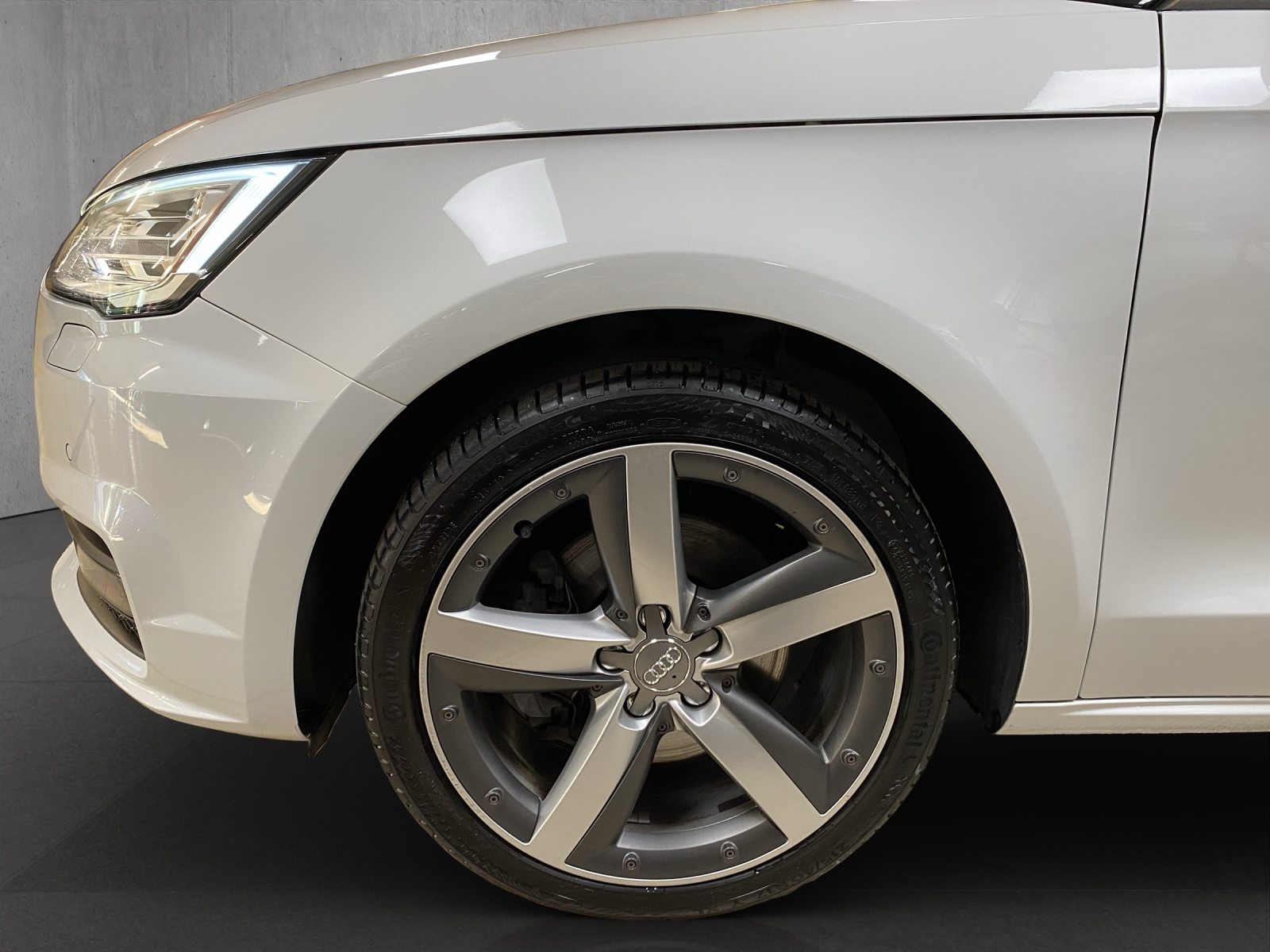 AUDI A1 Sportback 1.4 TFSI Sport S-tronic-image-8