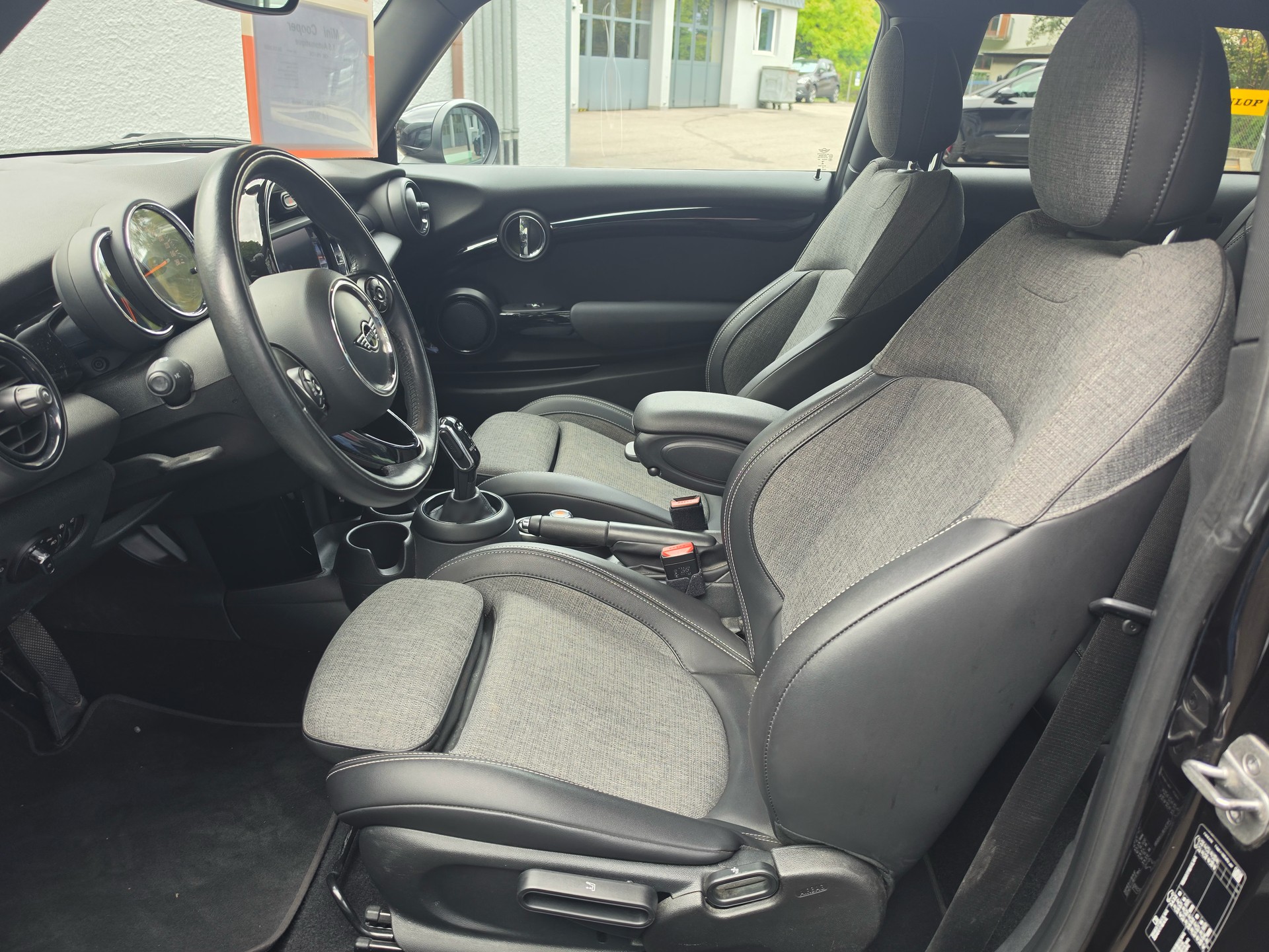 MINI Cooper Blackyard Steptronic DKG-image-3