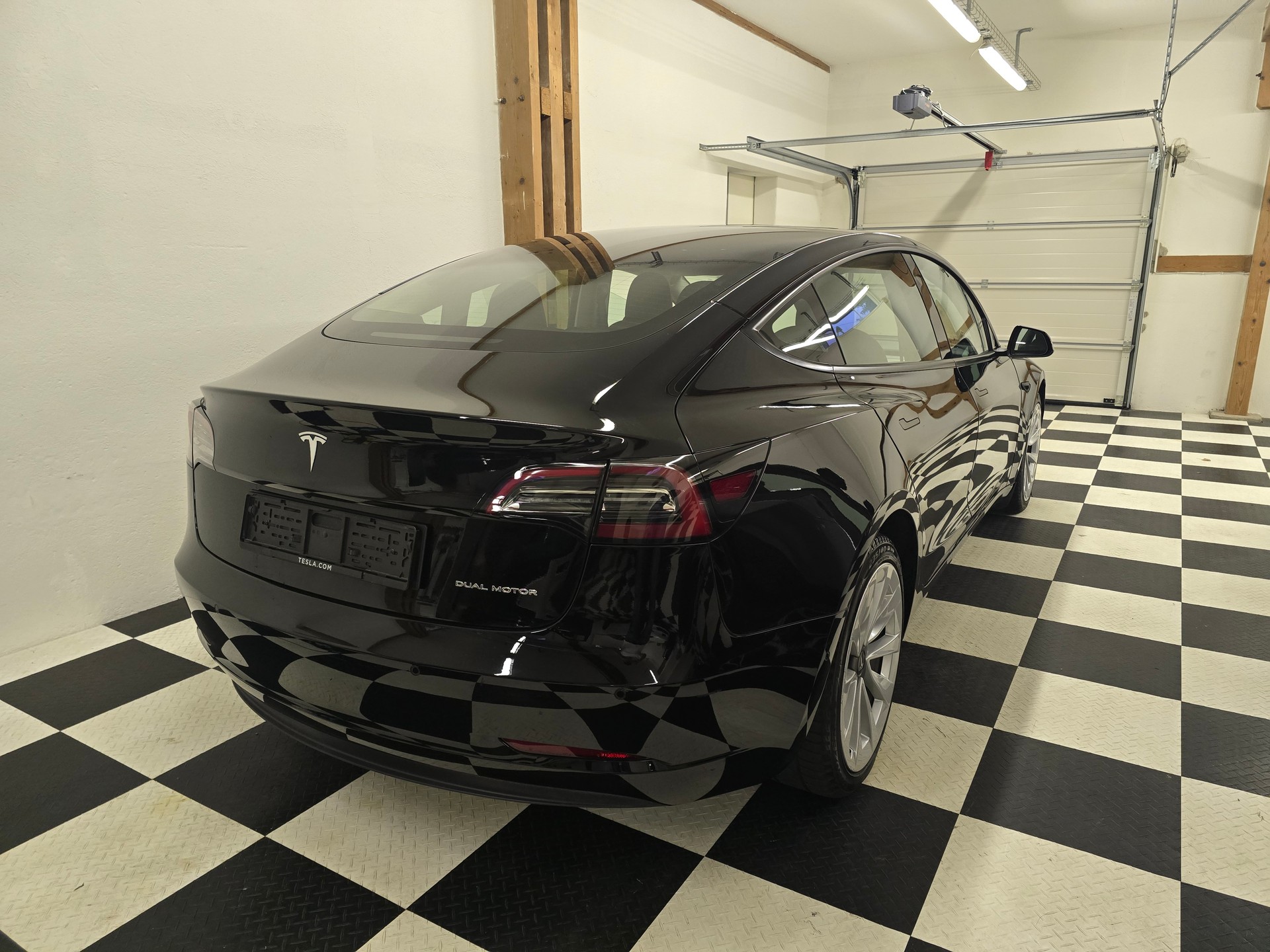 TESLA Model 3 Long Range Dual Motor AWD-image-6