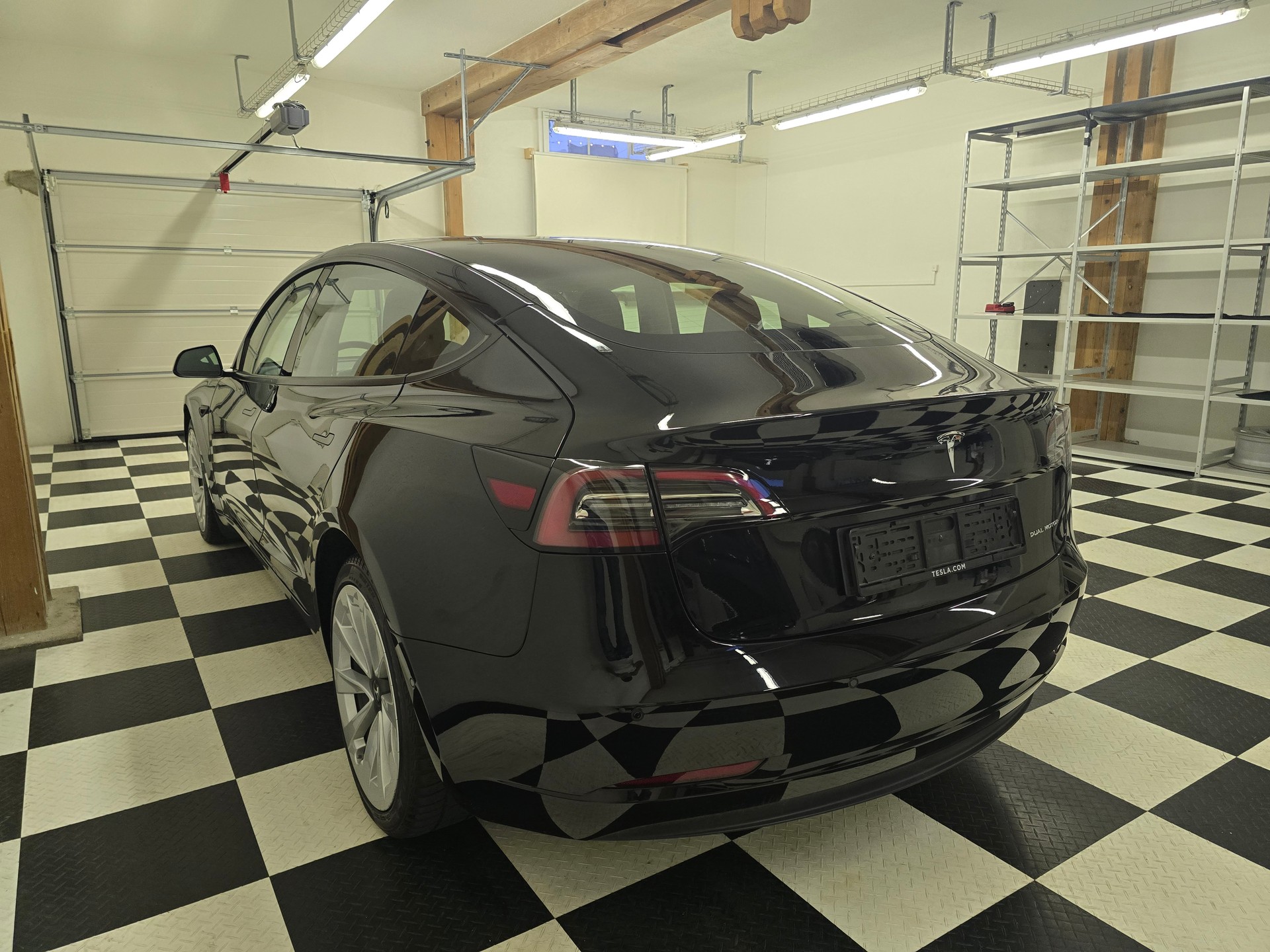 TESLA Model 3 Long Range Dual Motor AWD-image-4