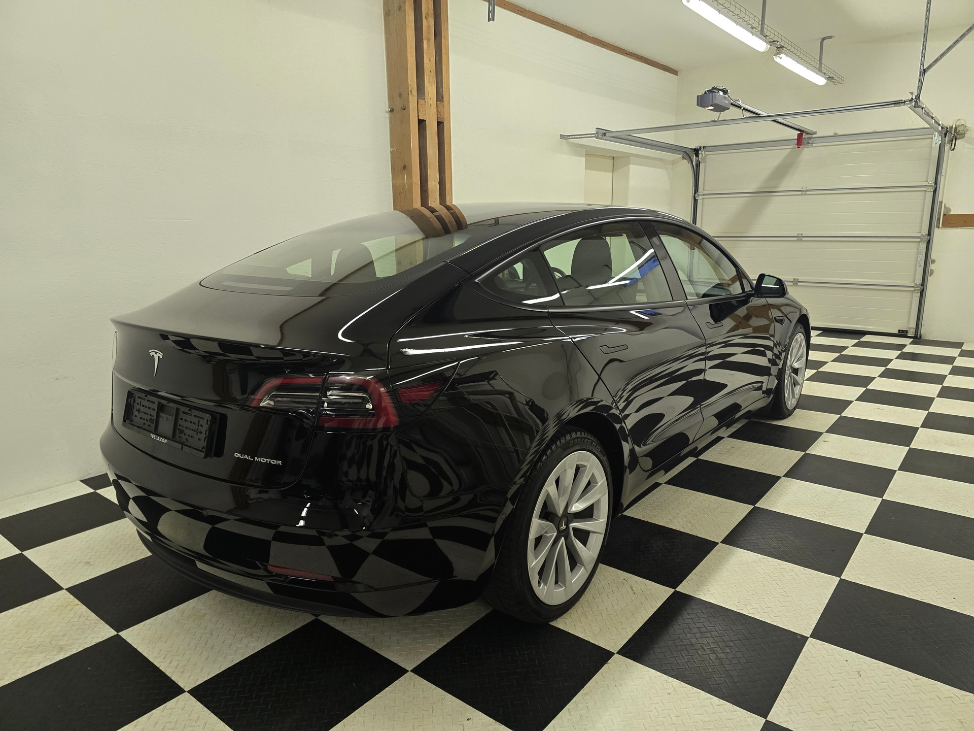 TESLA Model 3 Long Range Dual Motor AWD-image-7