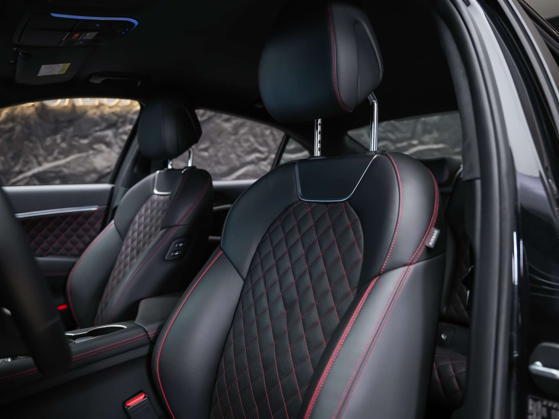 GENESIS G70 2.0 TGDI Sport AT8 AWD *ALL BLACK*Werksgarantie*Lenkradheizung*Sitzbelüftung*Head-Up*-image-9