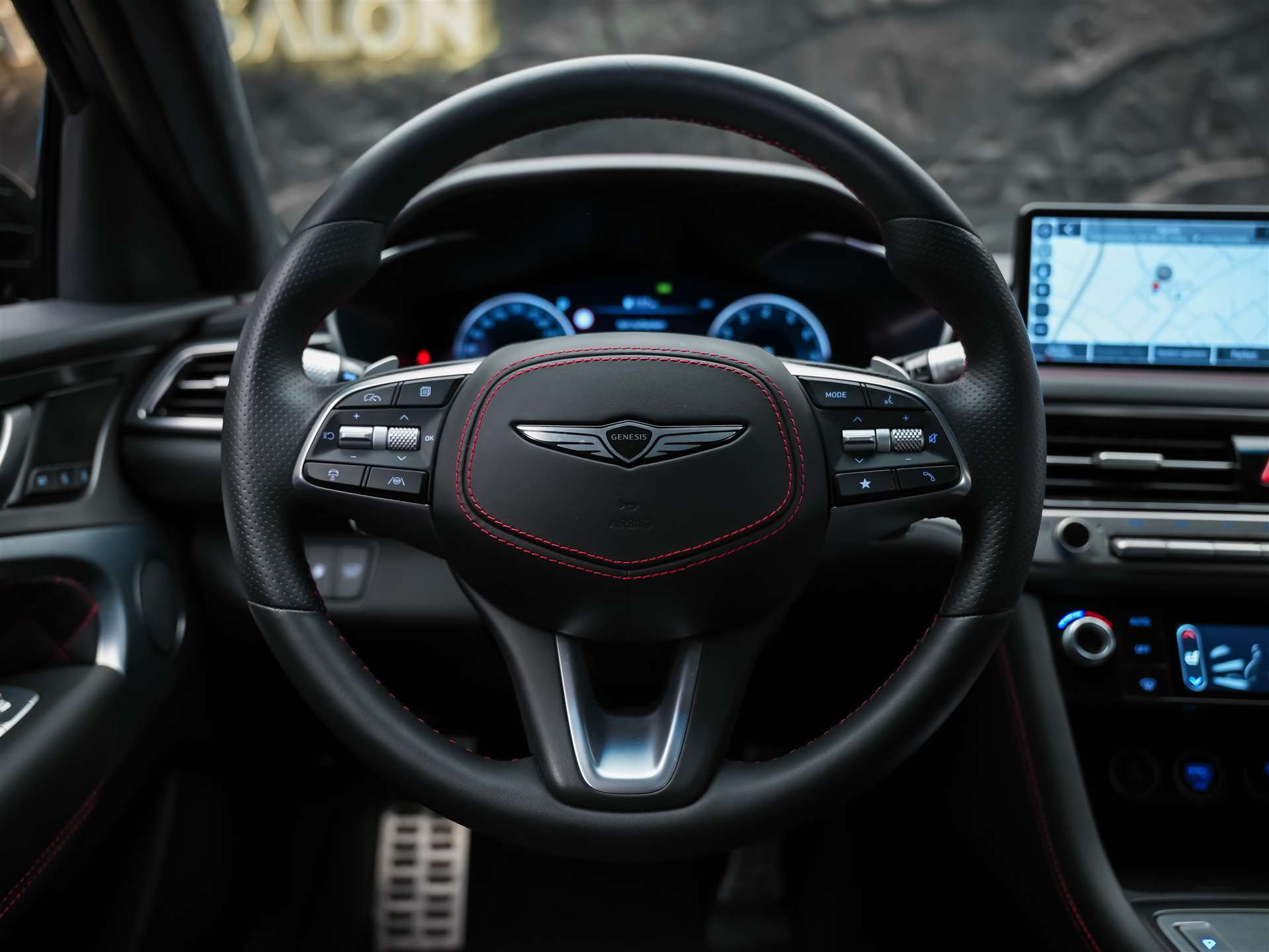 GENESIS G70 2.0 TGDI Sport AT8 AWD *ALL BLACK*Werksgarantie*Lenkradheizung*Sitzbelüftung*Head-Up*-image-28
