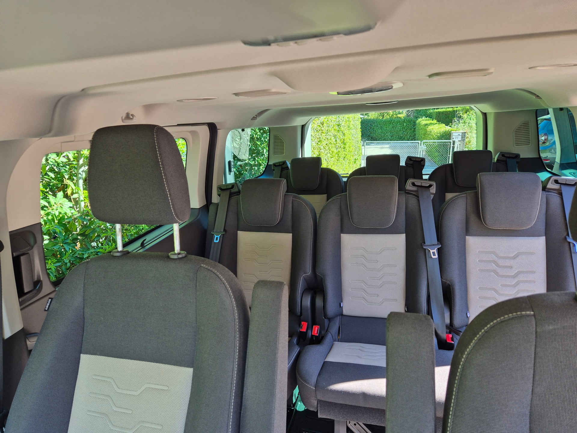 FORD Tourneo Custom 300 L1H1 Titanium-image-9