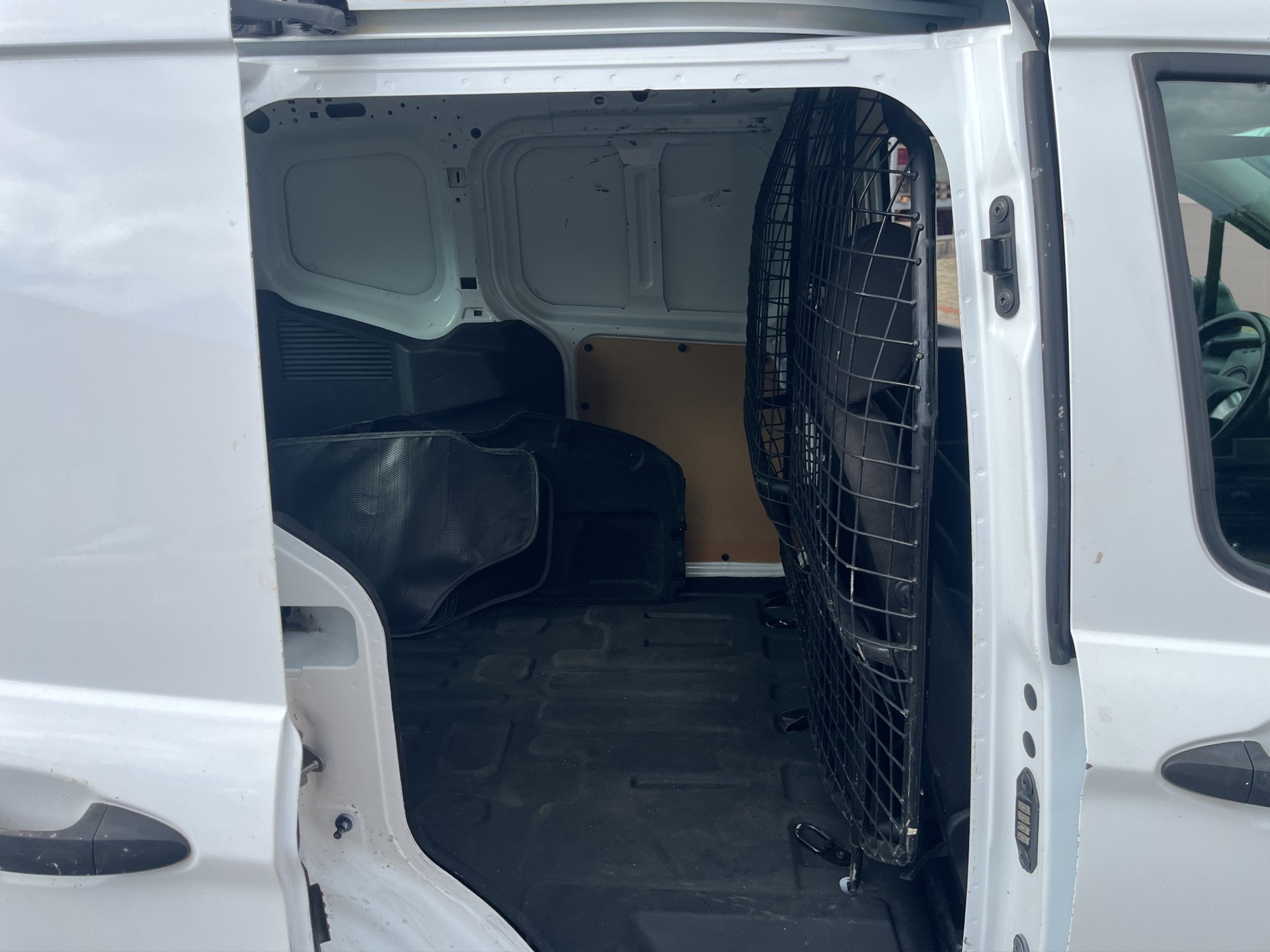FORD Transit Courier Van 1.0 EcoBoost Trend-image-11