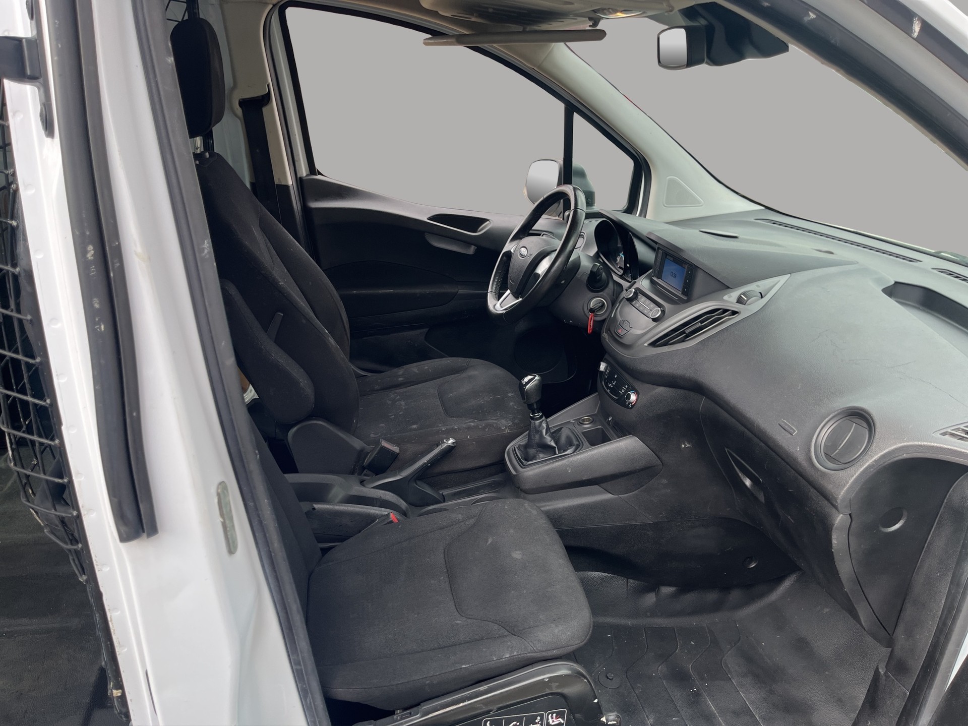 FORD Transit Courier Van 1.0 EcoBoost Trend-image-13