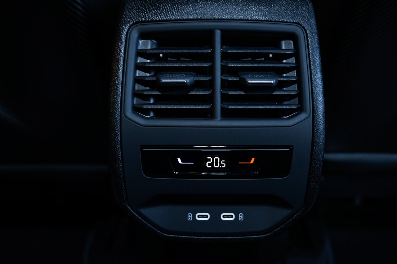 CUPRA LEON ST 2.0 TSI VZ CUP DSG 4Drive-image-28