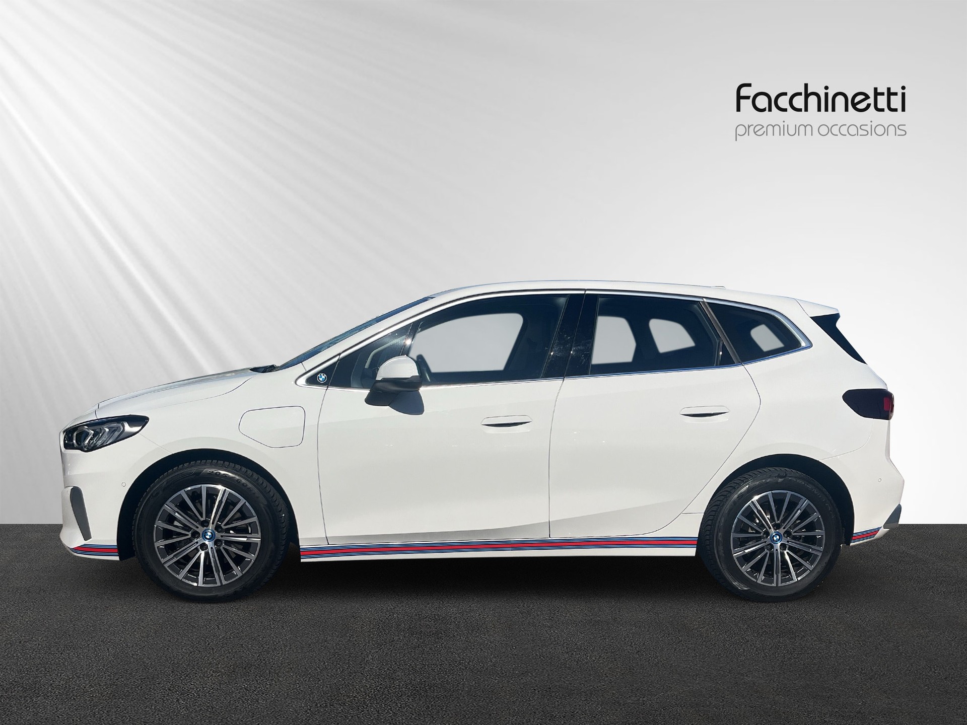 BMW 225e xDrive Active Tourer Luxury Line-image-1