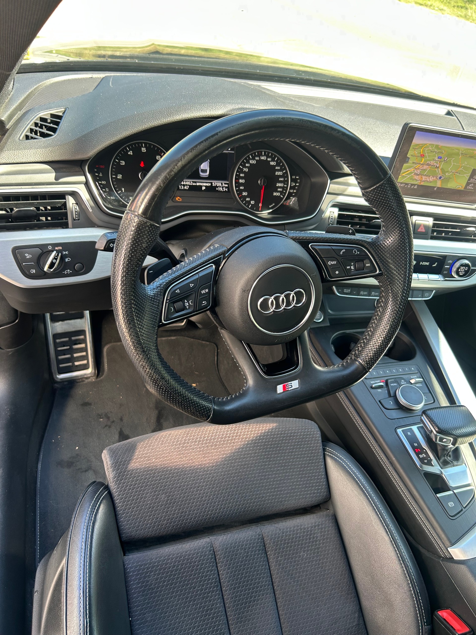 AUDI A5 Sportback 2.0 TFSI Design S-tronic-image-8