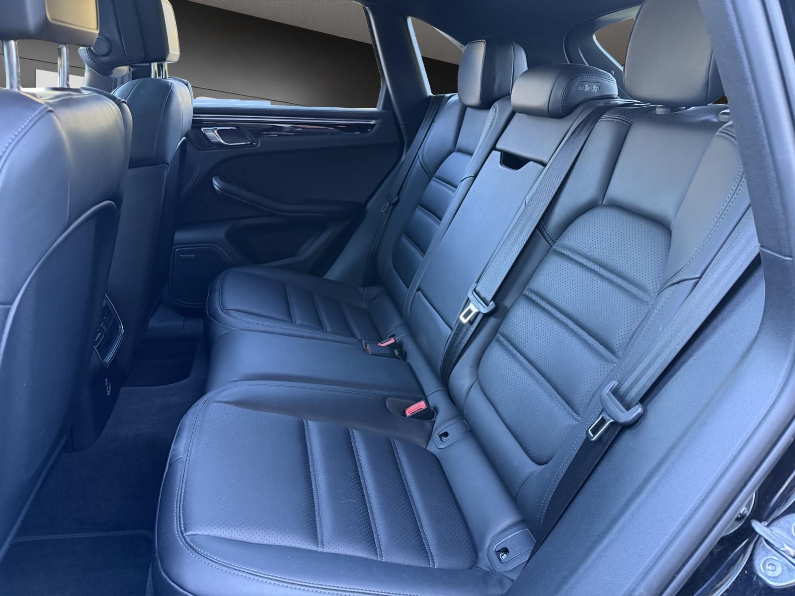 PORSCHE Macan S PDK-showroom-element-2