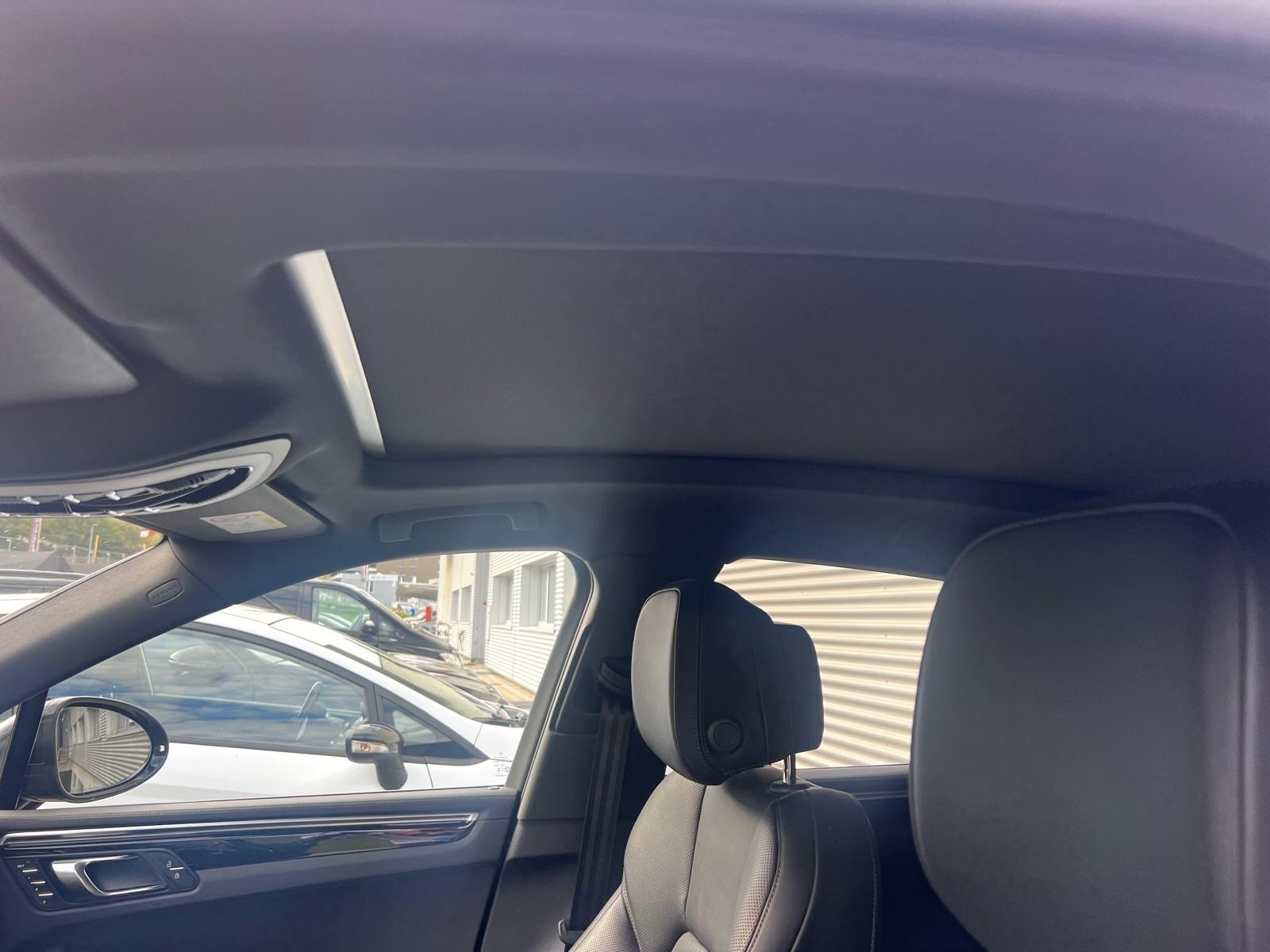 PORSCHE Macan S PDK-image-5
