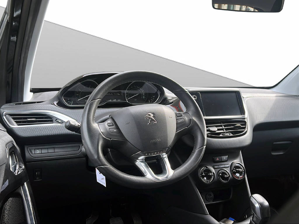 PEUGEOT 208 1.2 PureTech Access-image-9