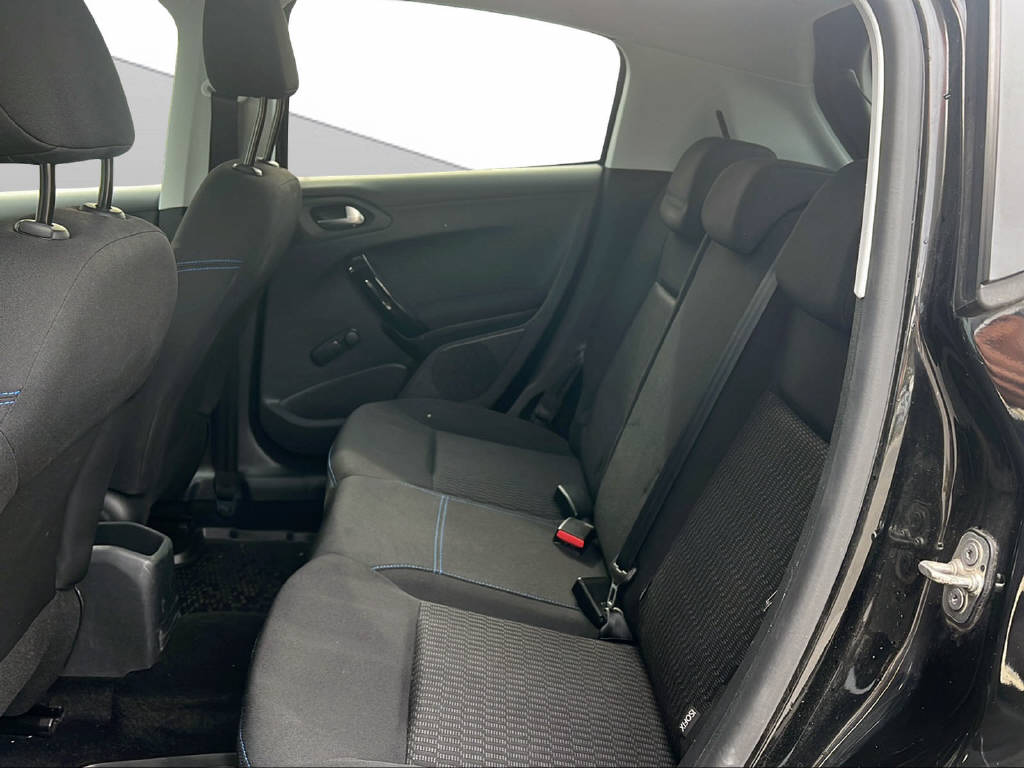 PEUGEOT 208 1.2 PureTech Access-image-13