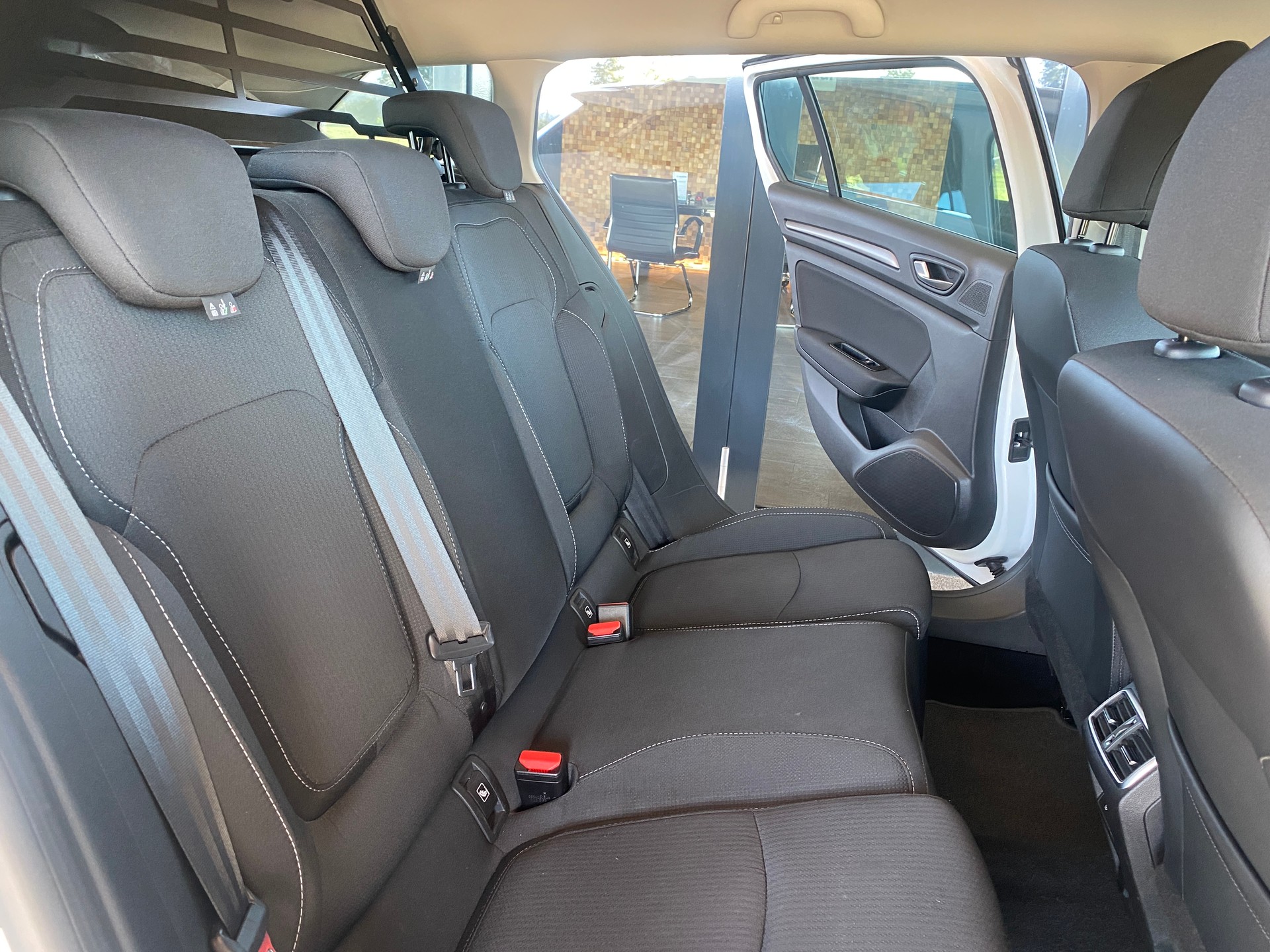 RENAULT Mégane Grandtour 1.5 dCi Business EDC-image-7