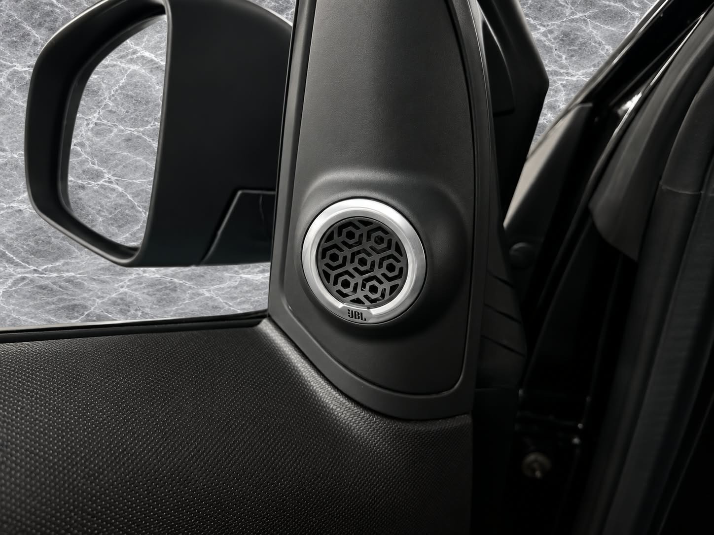 SMART fortwo Brabus Xclusive 130 Tiffany Blue twinmatic-image-24
