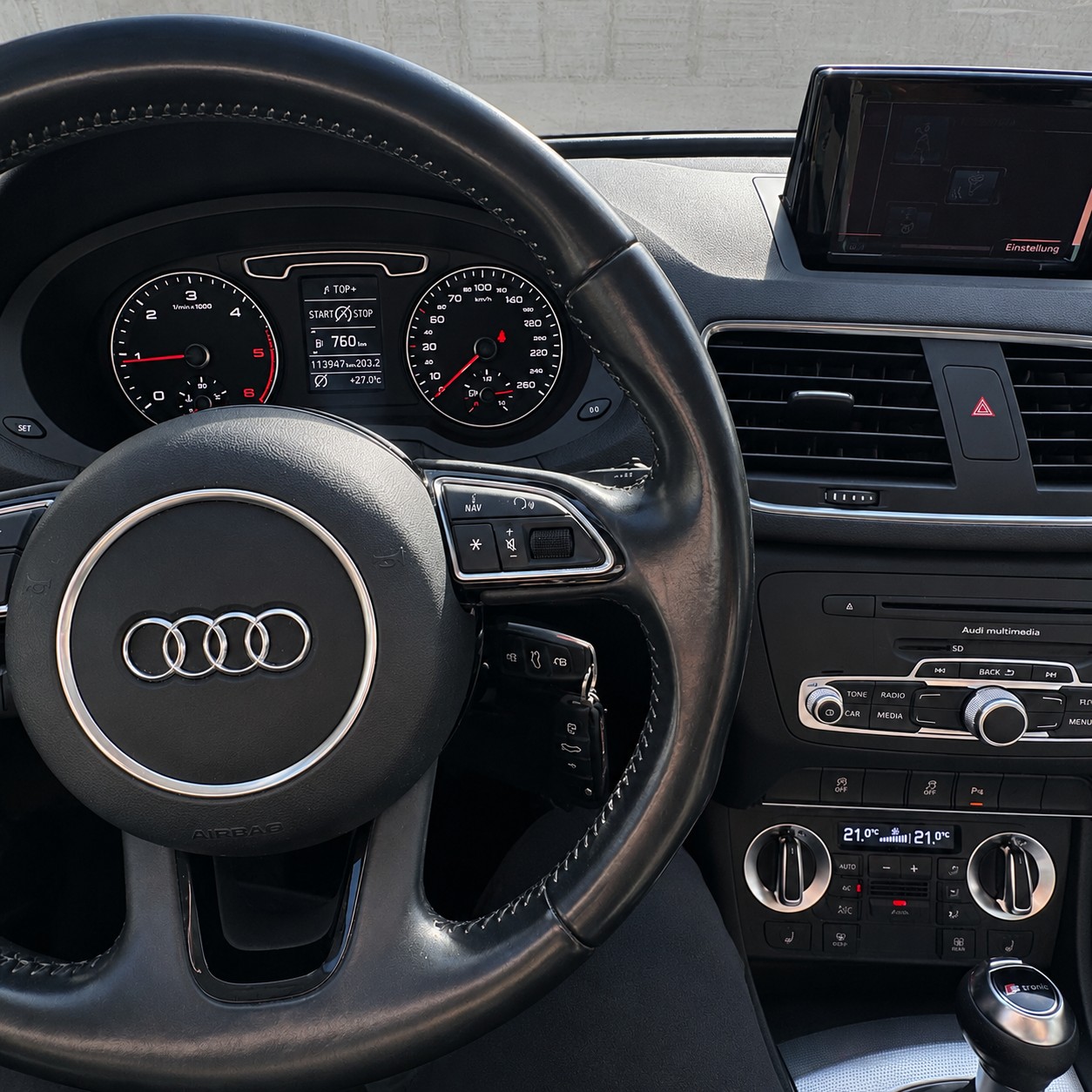 AUDI Q3 2.0 TDI quattro S-tronic-image-5