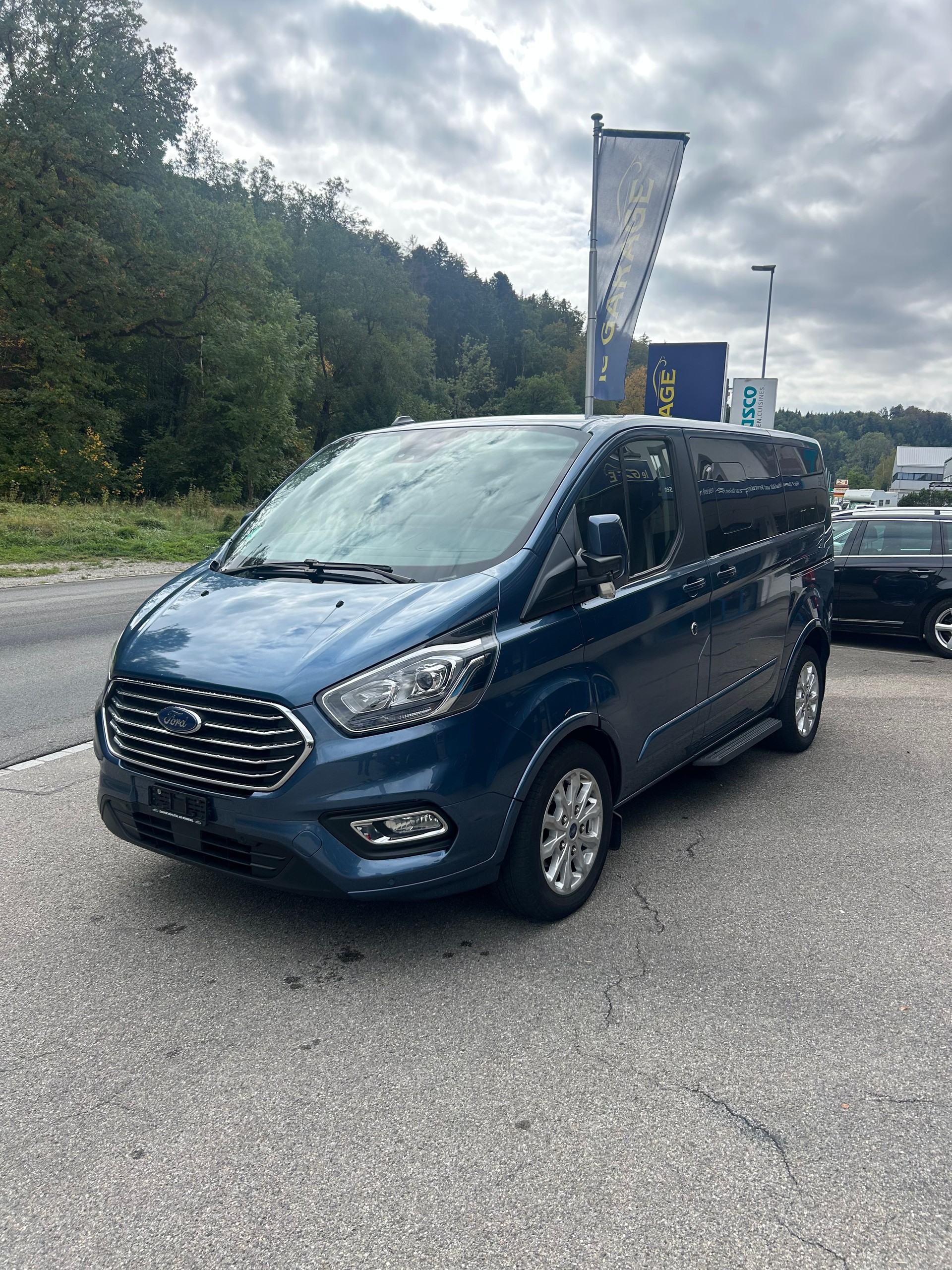 FORD Tourneo Custom 320 L1H1 Titanium X A-image-3