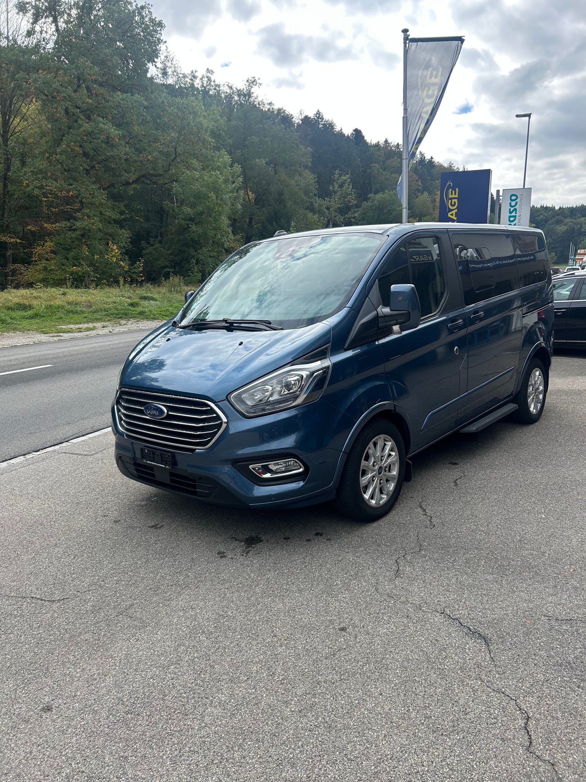FORD Tourneo Custom 320 L1H1 Titanium X A-image-4