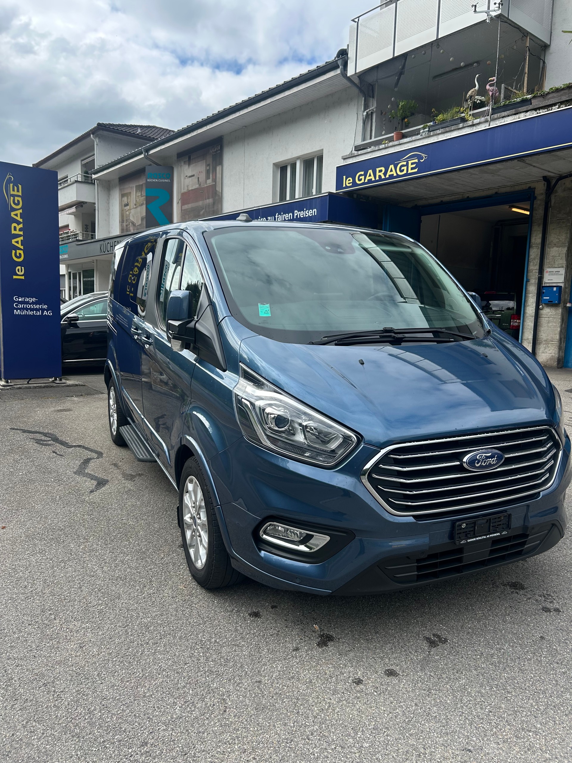 FORD Tourneo Custom 320 L1H1 Titanium X A-image-2