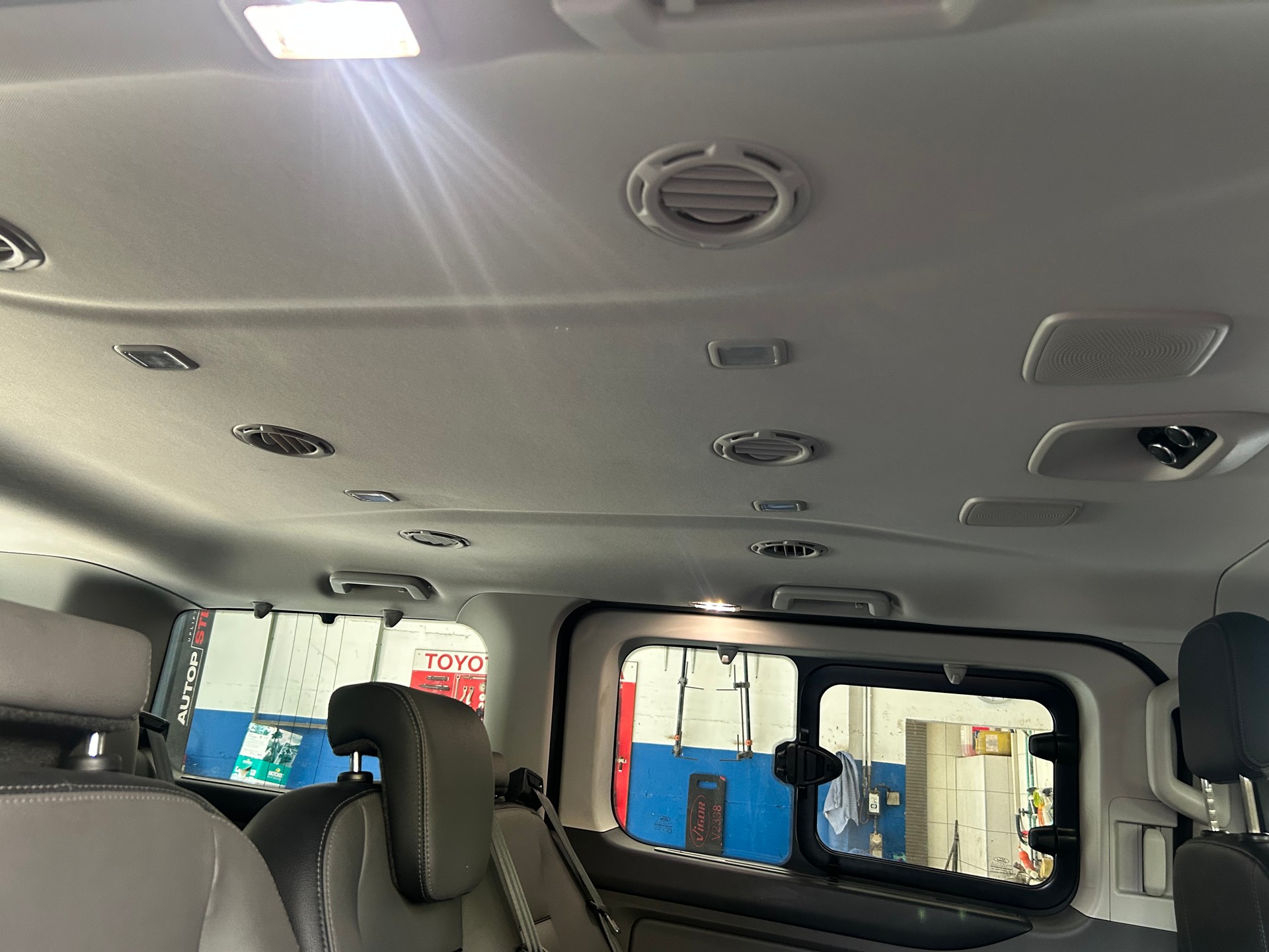 FORD Tourneo Custom 320 L1H1 Titanium X A-image-14