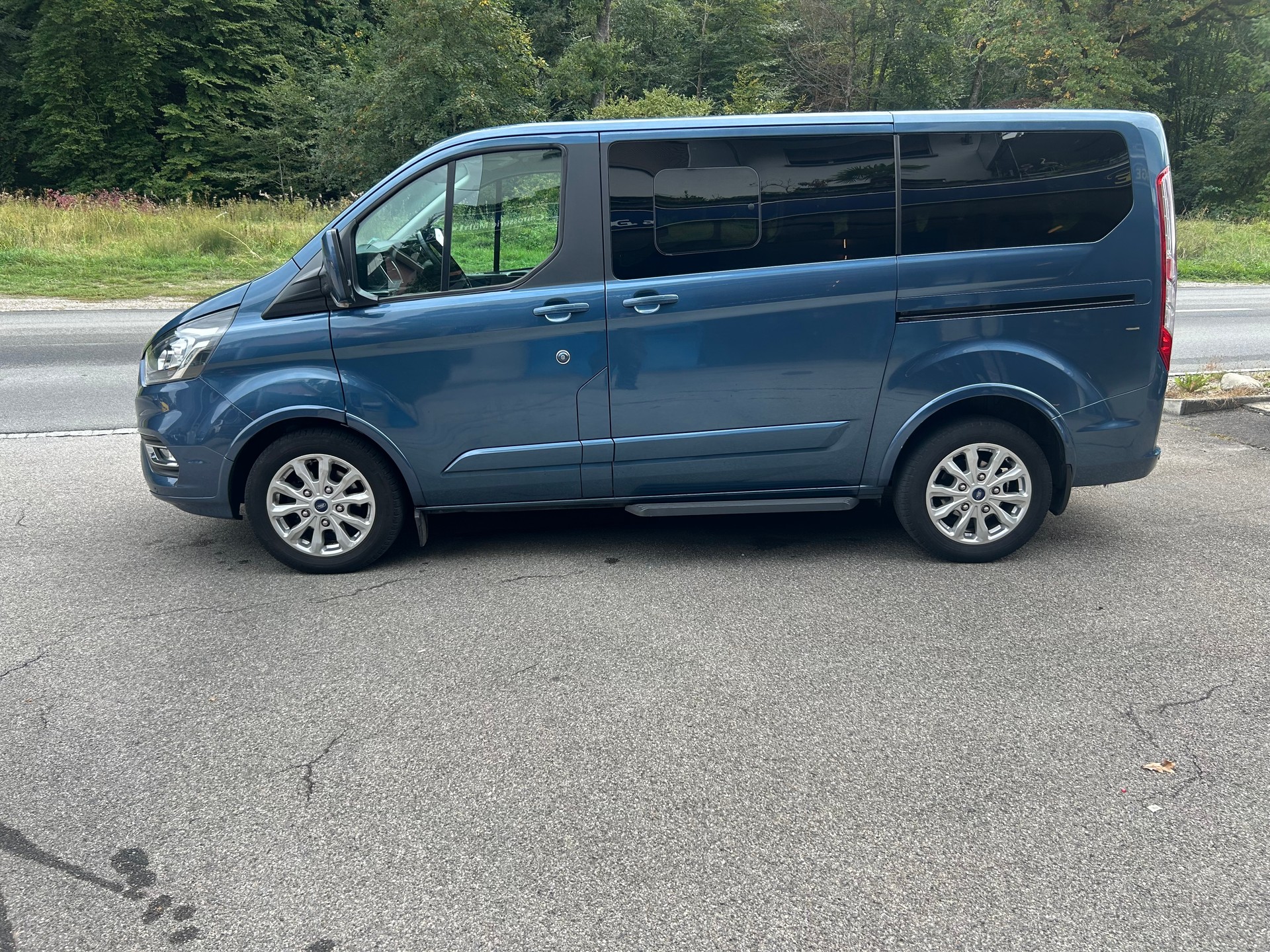 FORD Tourneo Custom 320 L1H1 Titanium X A-image-5