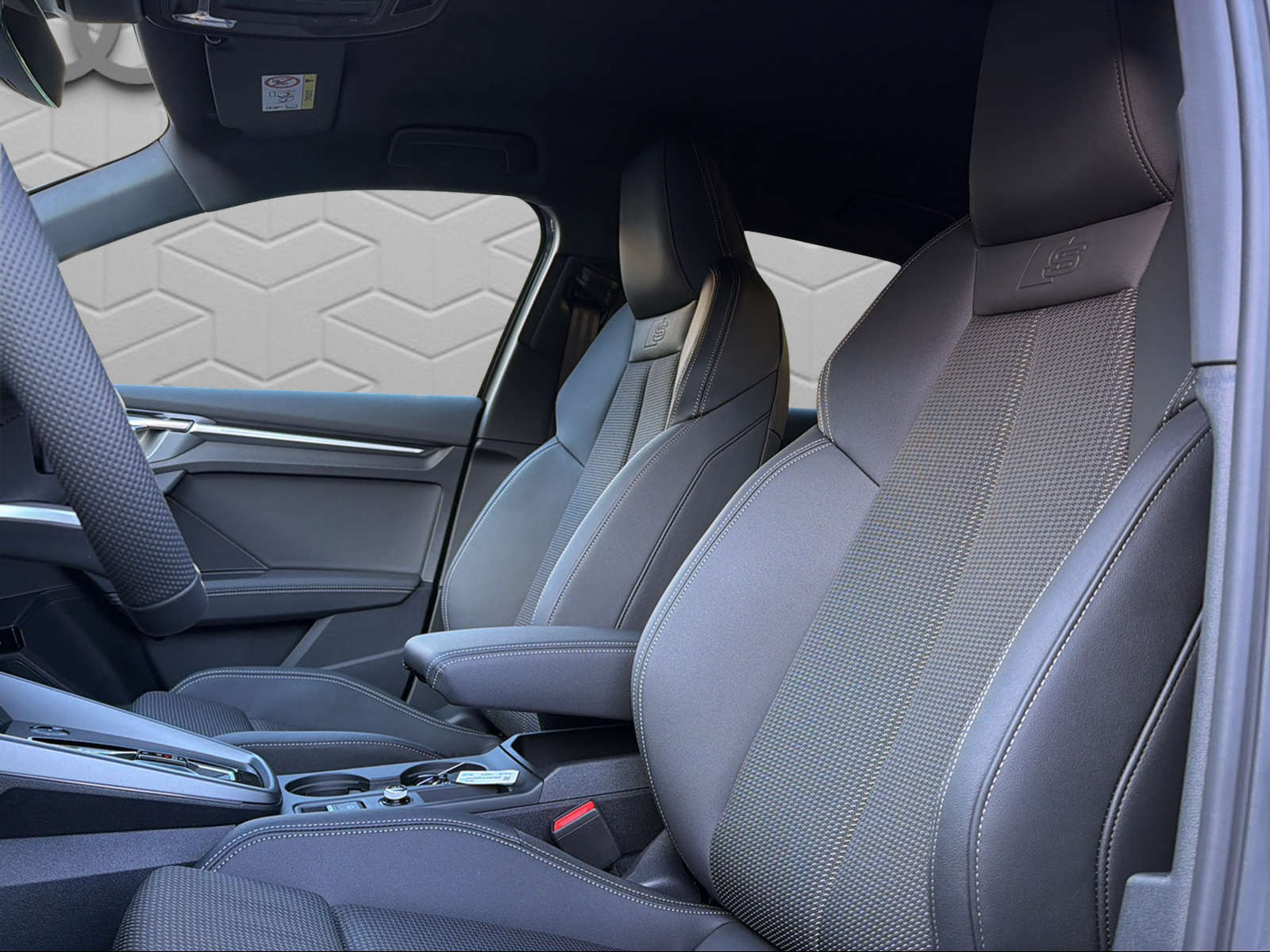 AUDI A3 Sportback TFSI 110 kW Attraction S tronic-image-6