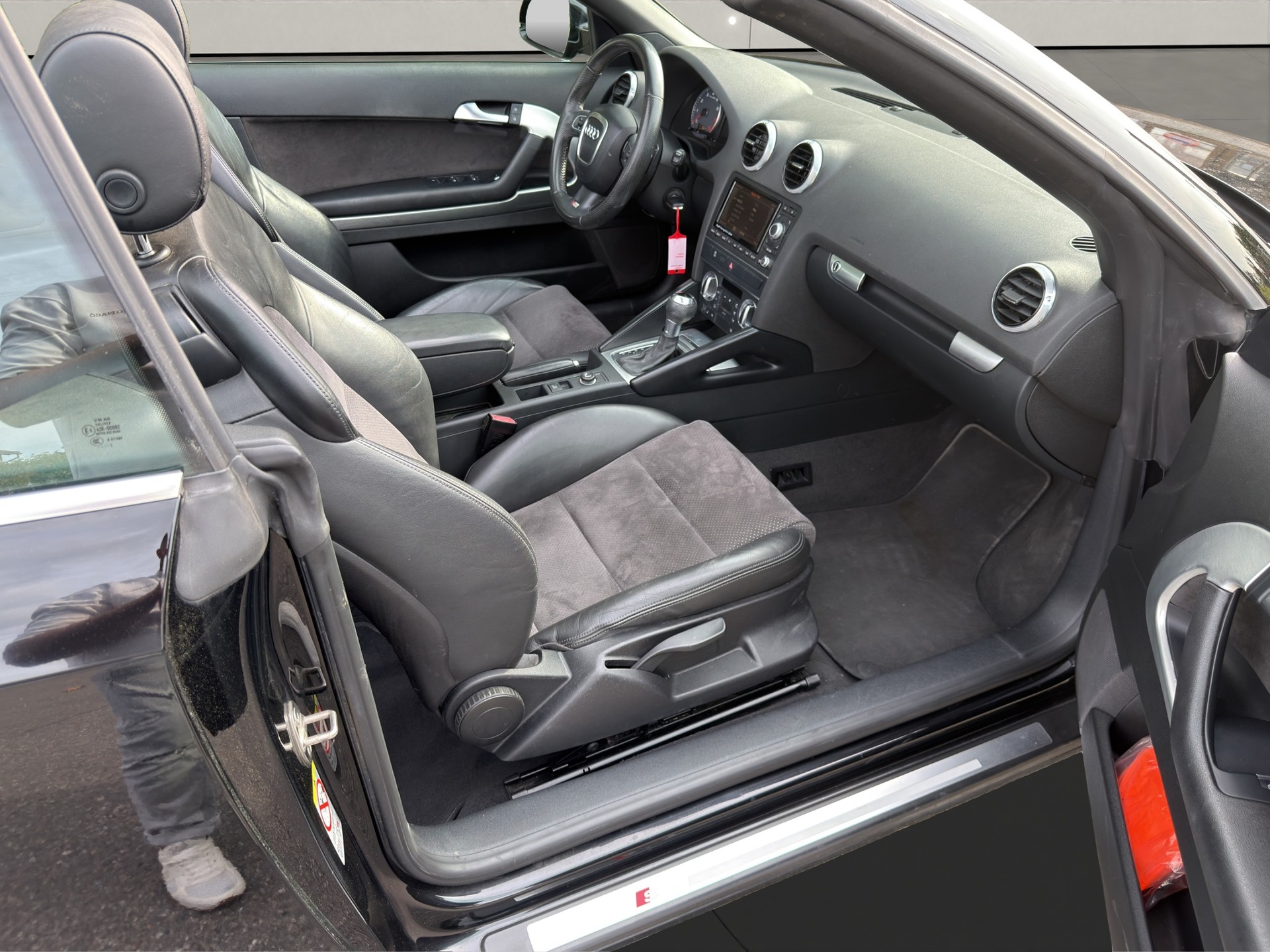 AUDI A3 Cabriolet 1.8 TFSI Ambition S-tronic-image-5