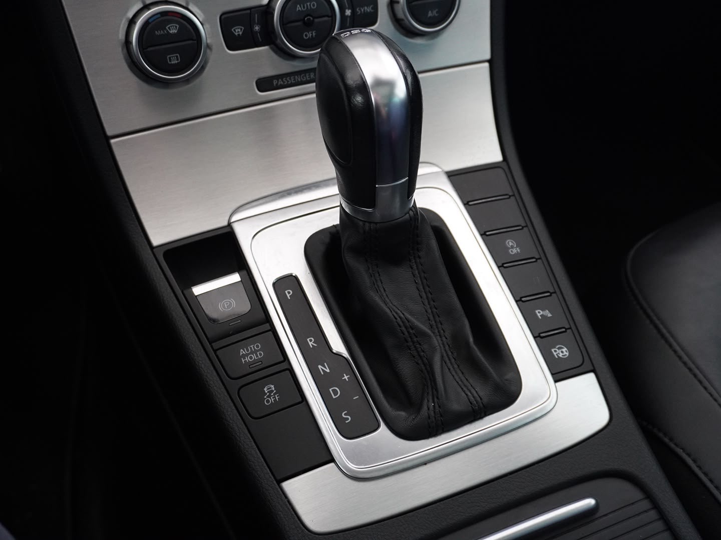 VW Passat Variant 1.4 TSI BMT Highline DSG-image-8