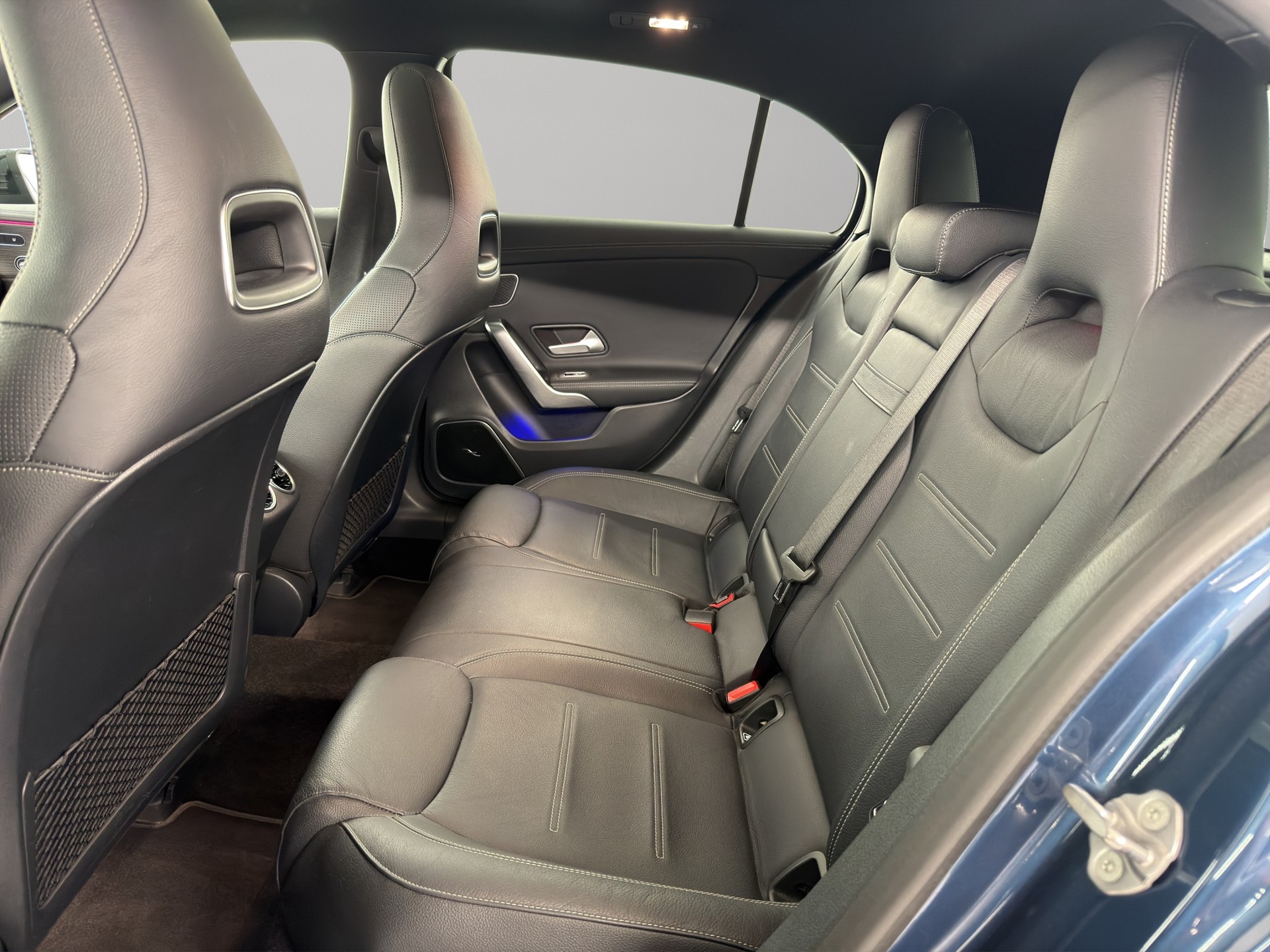 MERCEDES-BENZ A-Klasse A 35 AMG 4matic-image-8