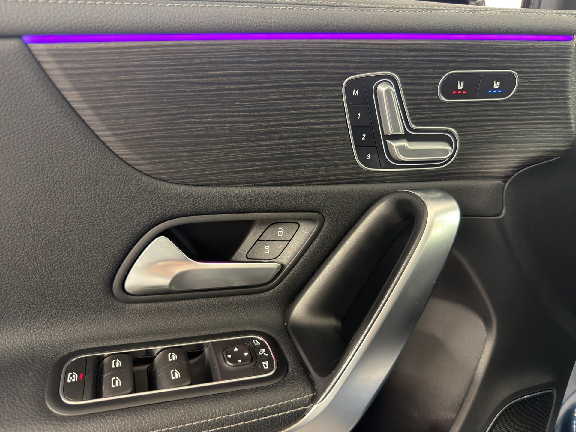 MERCEDES-BENZ A-Klasse A 35 AMG 4matic-image-13