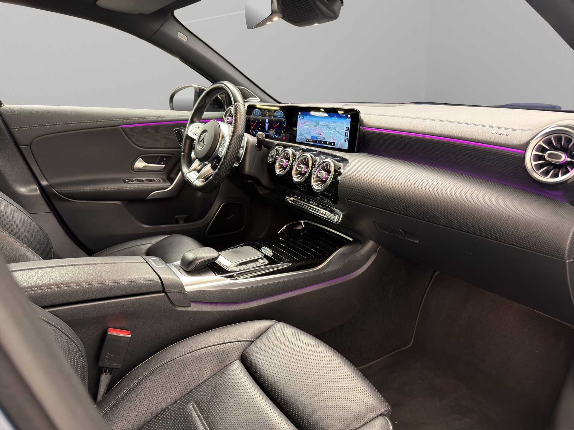 MERCEDES-BENZ A-Klasse A 35 AMG 4matic-image-10