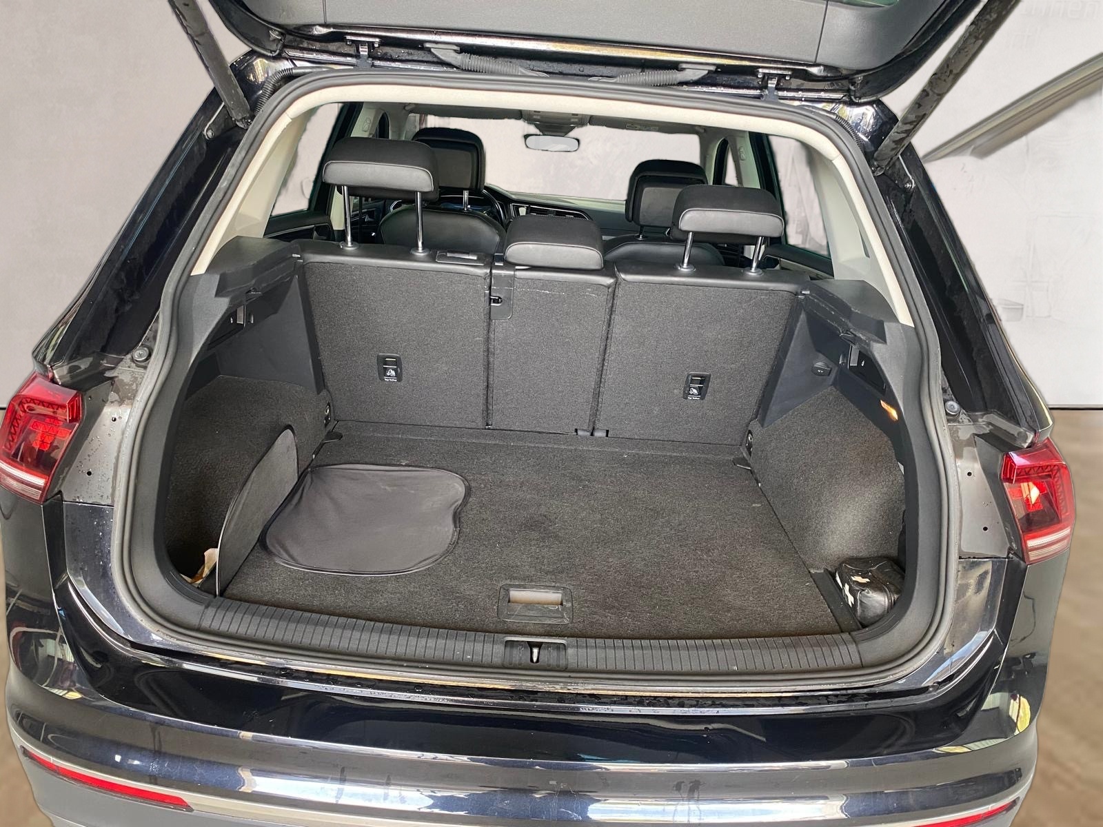 VW Tiguan 2.0 TDI SCR Comfortline 4Motion DSG-image-9