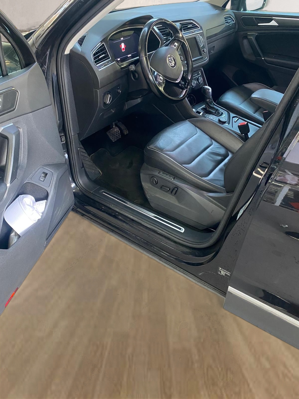 VW Tiguan 2.0 TDI SCR Comfortline 4Motion DSG-image-5