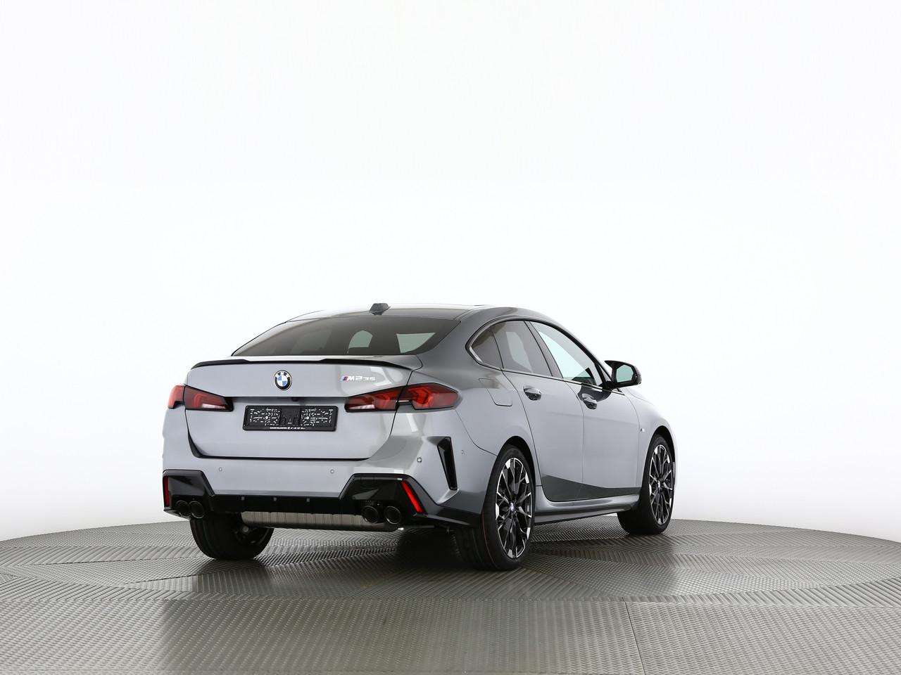 BMW M235i xDrive Gran Coupé-image-12