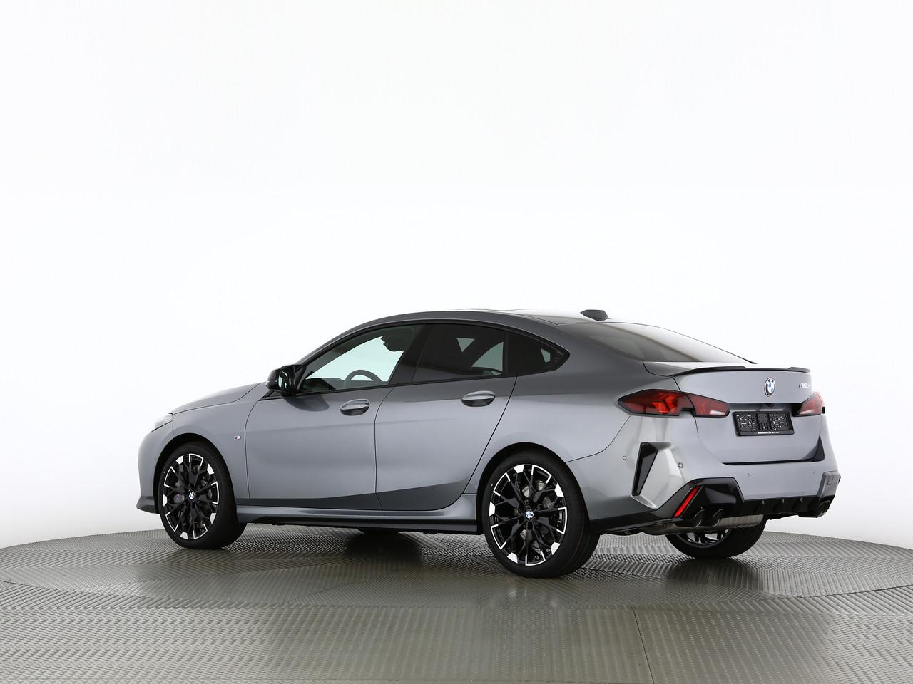 BMW M235i xDrive Gran Coupé-image-8