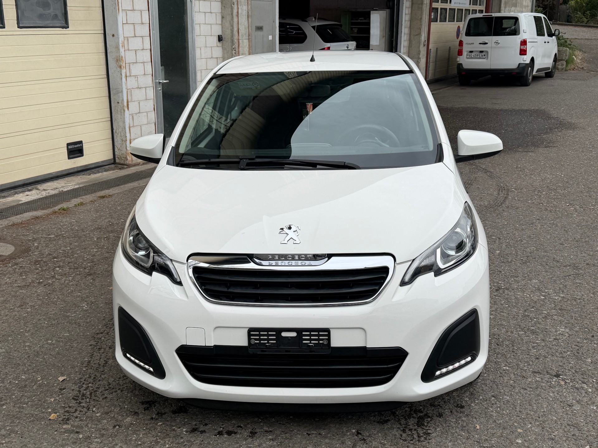 PEUGEOT 108 e-1.0 VTi Stop&Start Style Top-image-1