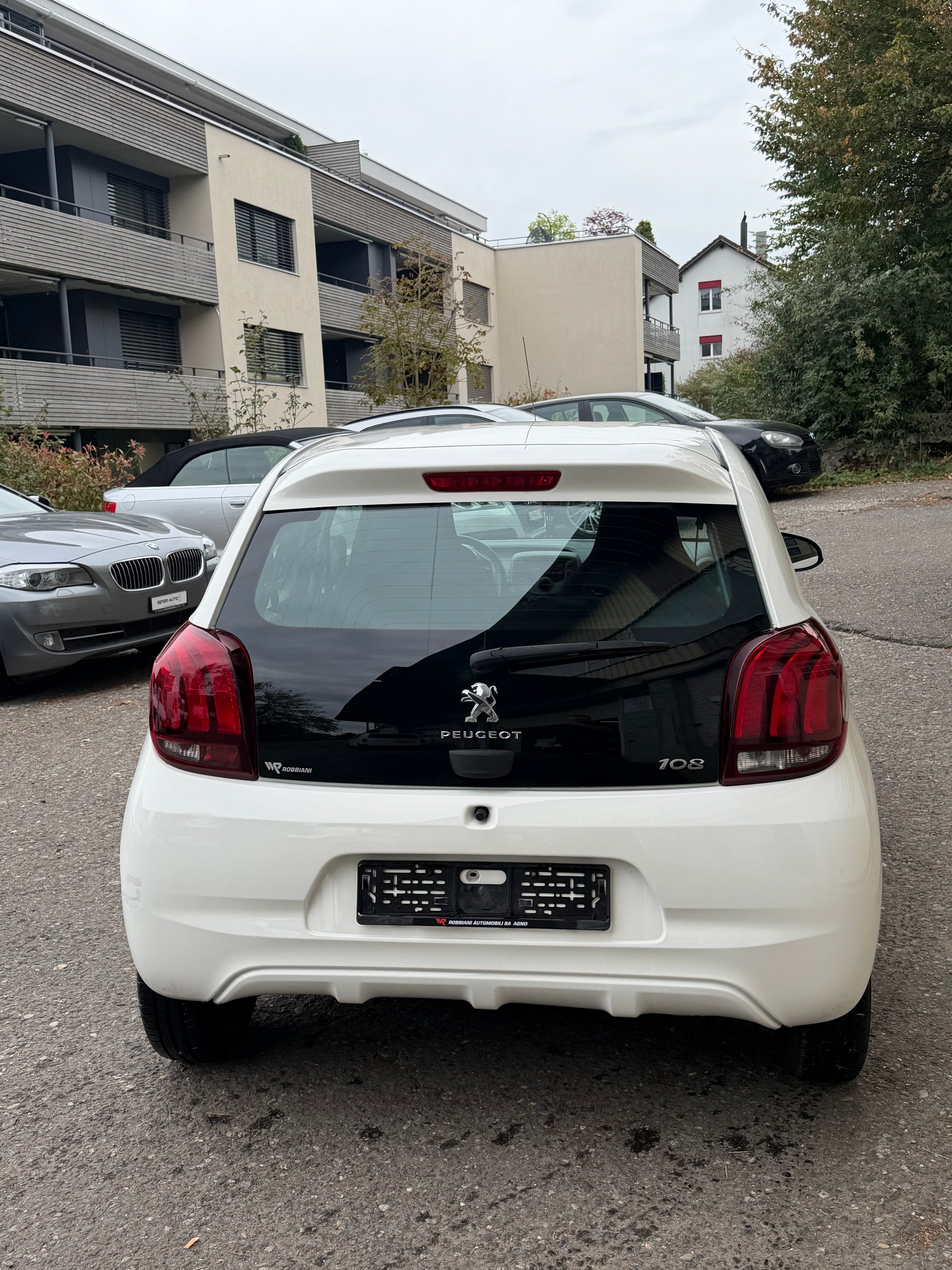PEUGEOT 108 e-1.0 VTi Stop&Start Style Top-image-5