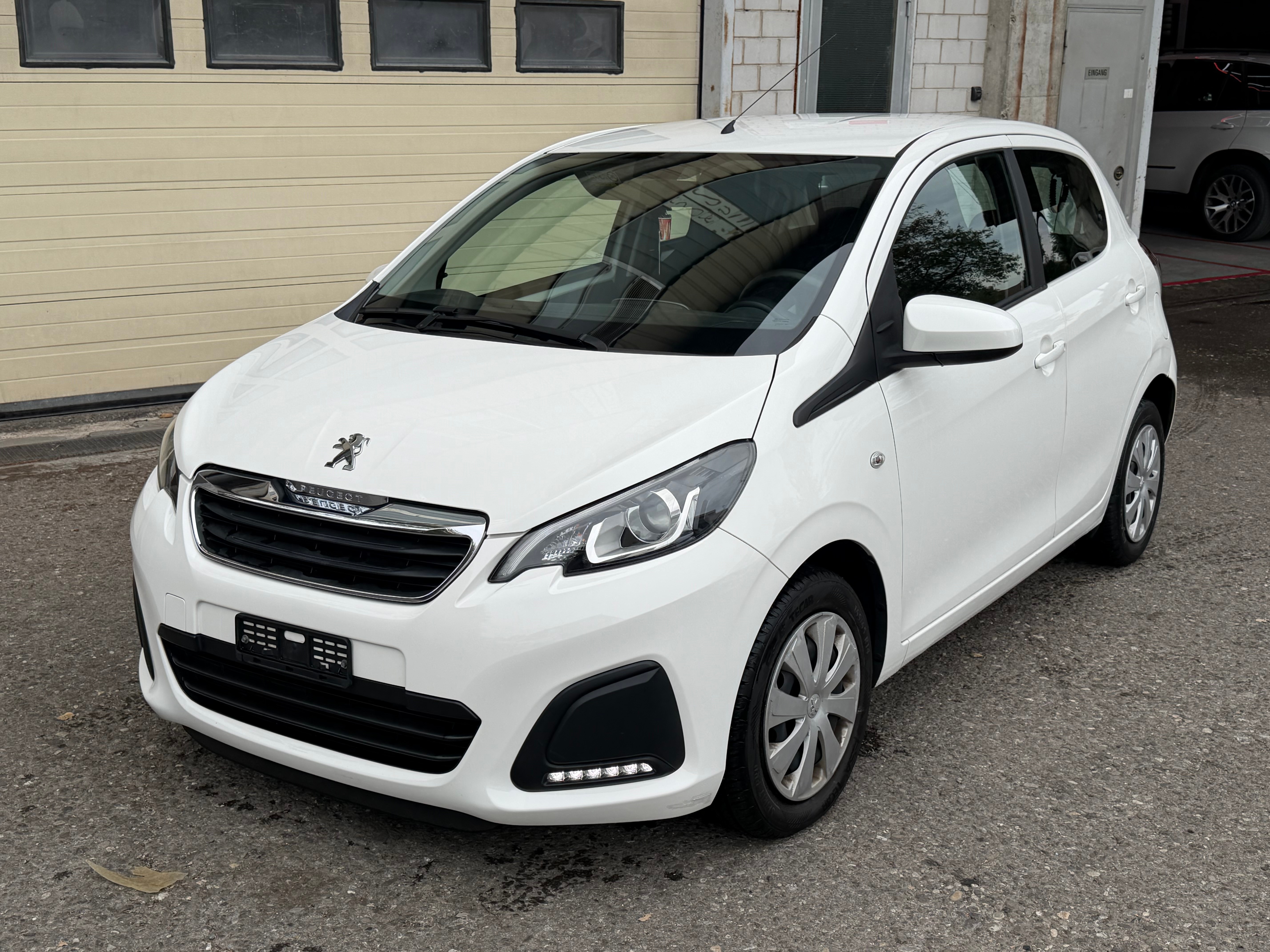 Car photo