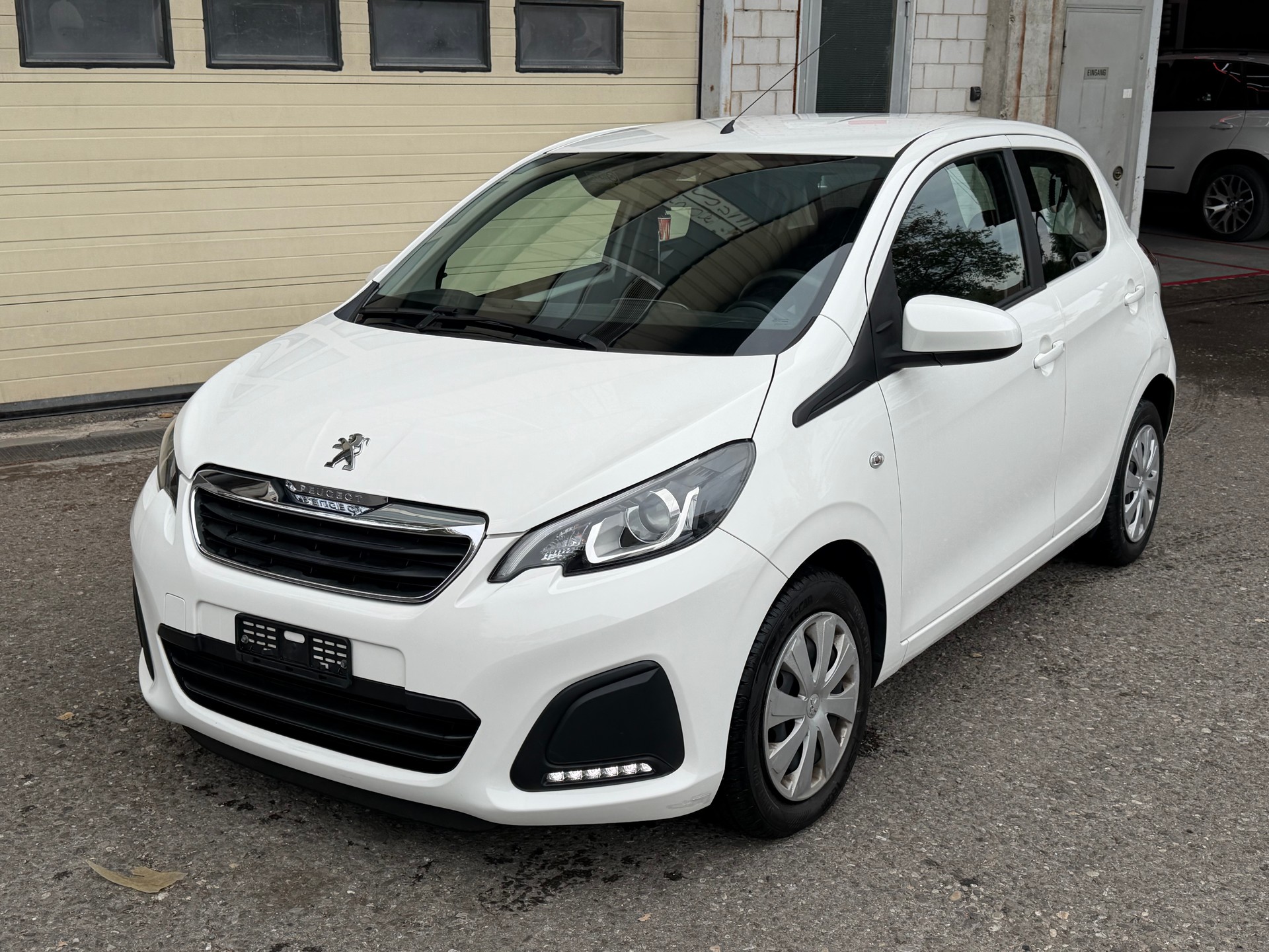 PEUGEOT 108 e-1.0 VTi Stop&Start Style Top-image-0