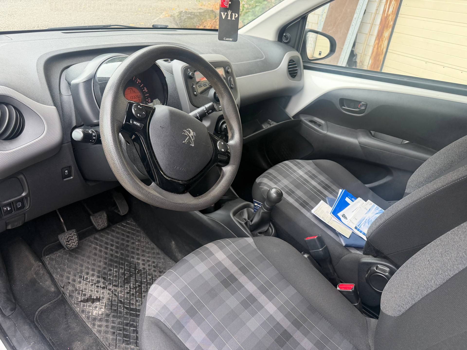 PEUGEOT 108 e-1.0 VTi Stop&Start Style Top-image-8