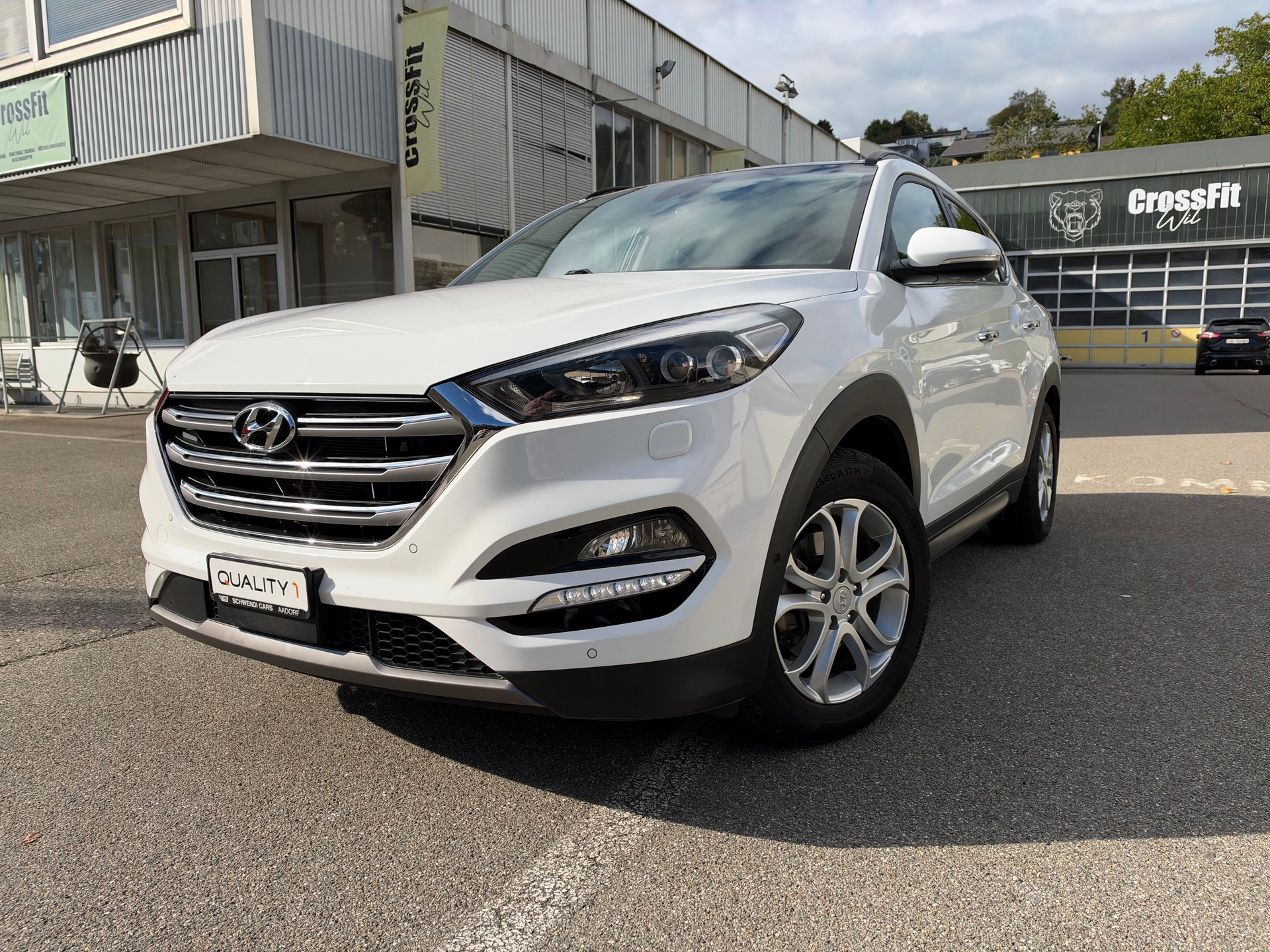 HYUNDAI Tucson 2.0 CRDI Vertex 4WD Automatic-image-3