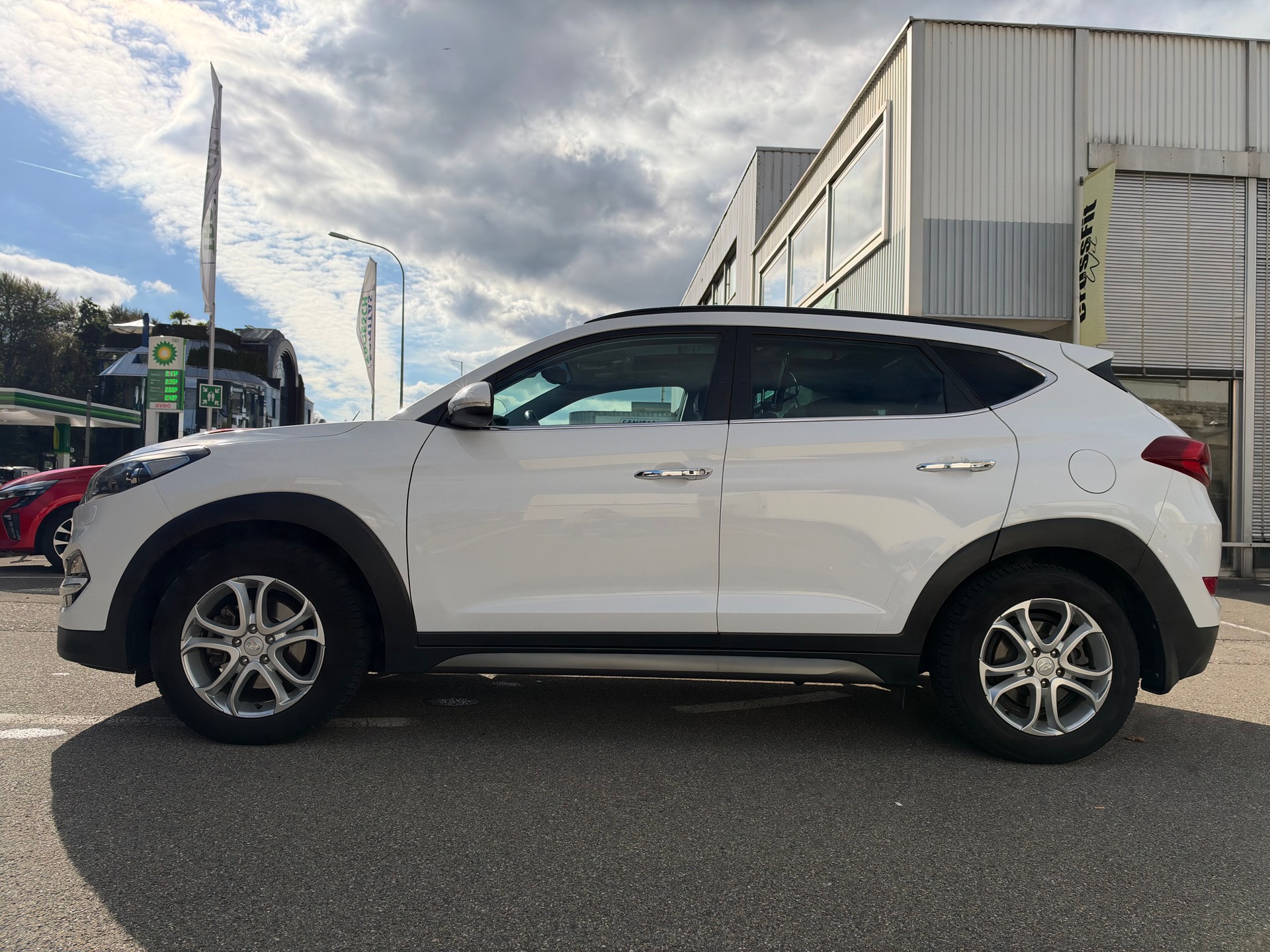 HYUNDAI Tucson 2.0 CRDI Vertex 4WD Automatic-image-1