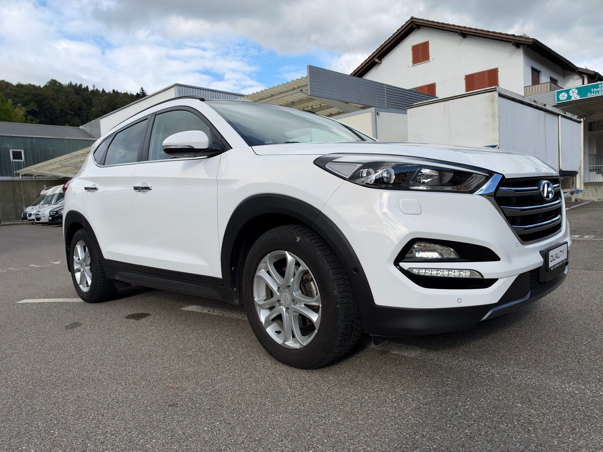 HYUNDAI Tucson 2.0 CRDI Vertex 4WD Automatic-image-4