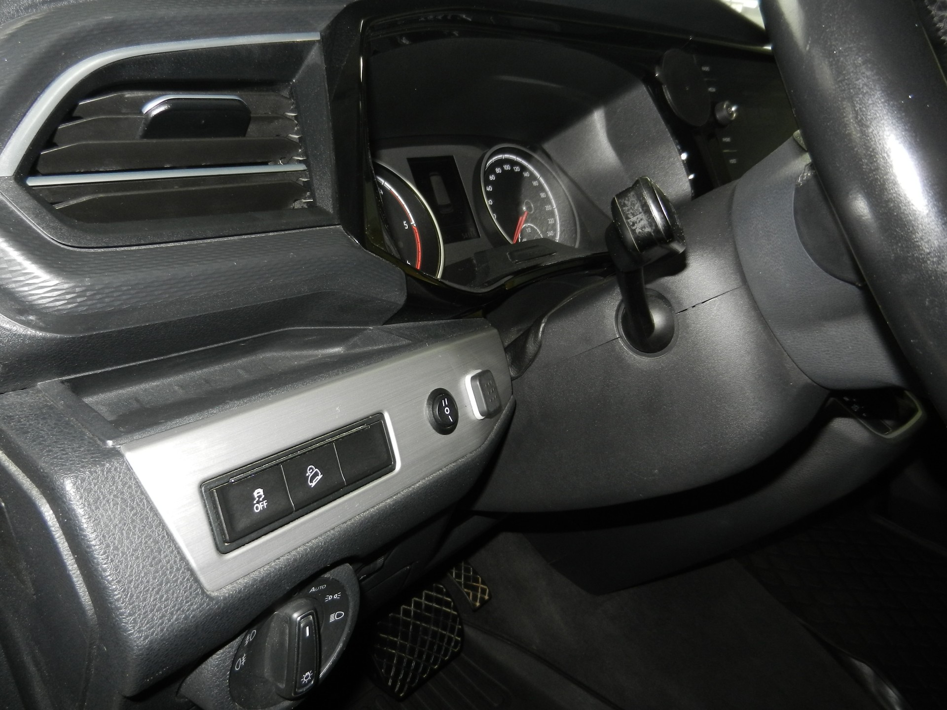 VW T6.1 Multivan 2.0 TDI Comfortline 4Motion DSG-image-12