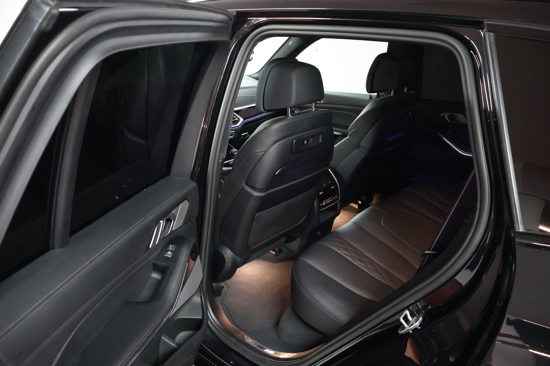 BMW X5 xDrive 48V 40d M Sport Steptronic-image-17