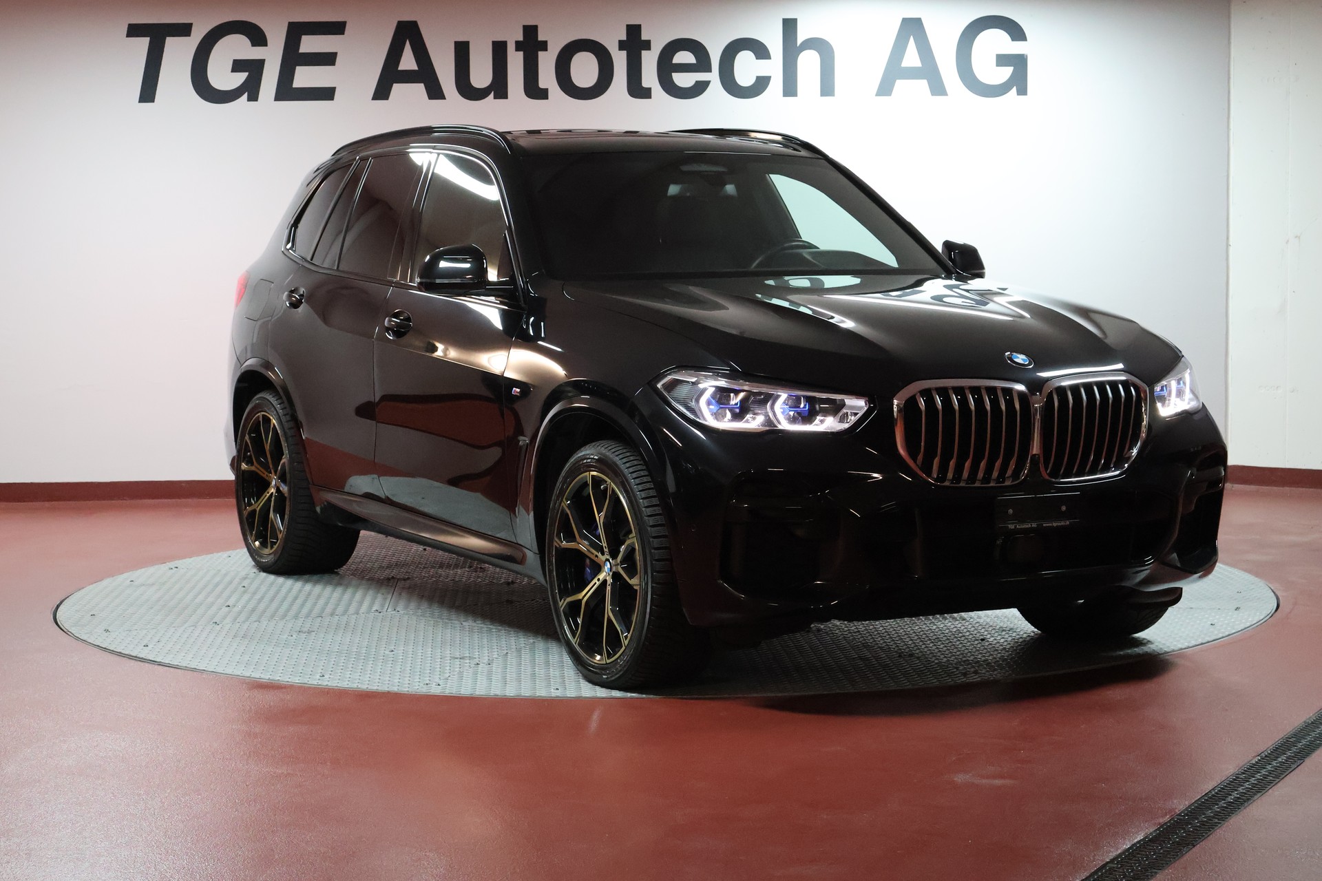 BMW X5 xDrive 48V 40d M Sport Steptronic-image-2