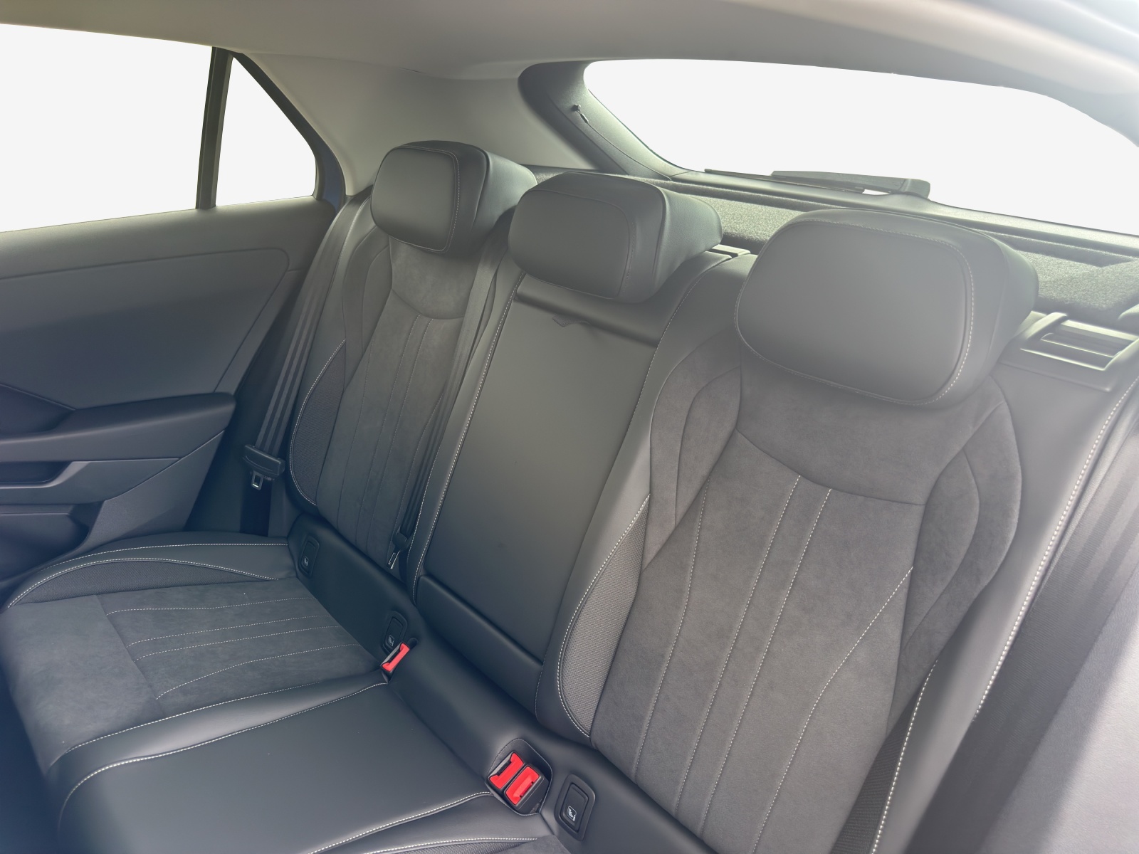 VW T-Roc 1.5 eTSI mHEV Style DSG-image-11
